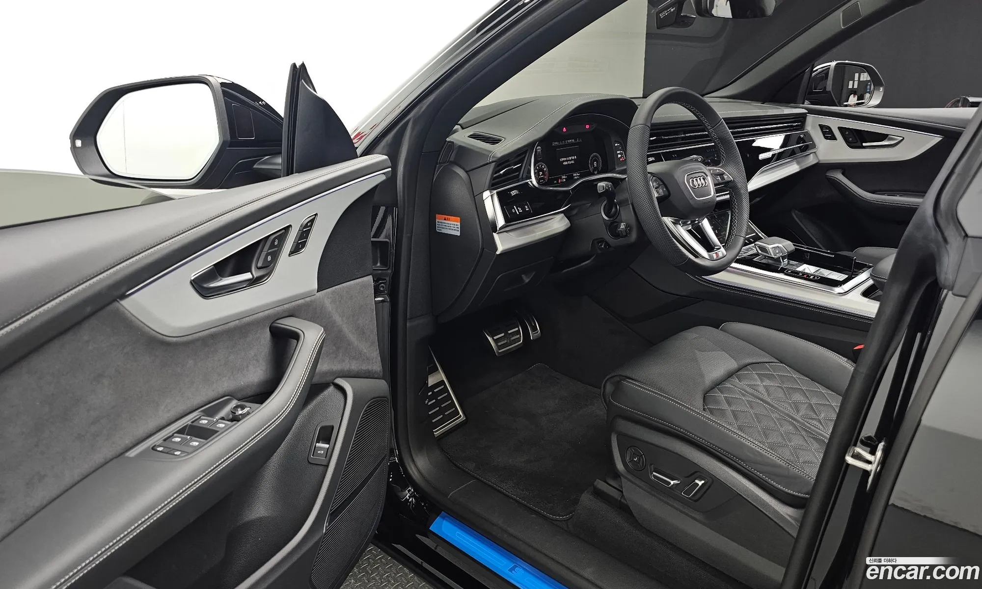 Audi Q8 2026 WAUZZZF15TD017596 — 2