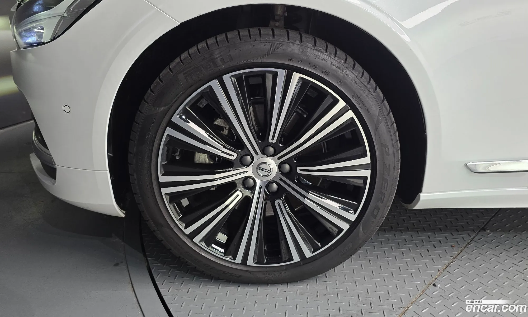 Volvo S90 2024 — 28