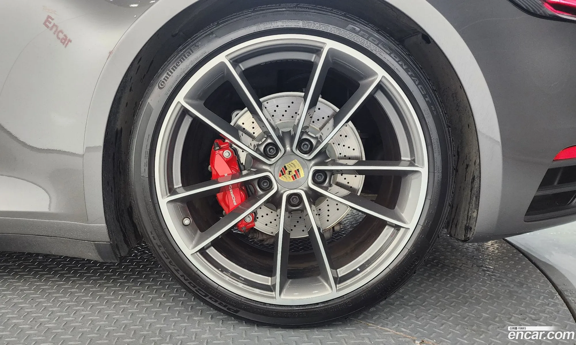 Porsche 911 2020 WP0AB299XLS225725 — 16