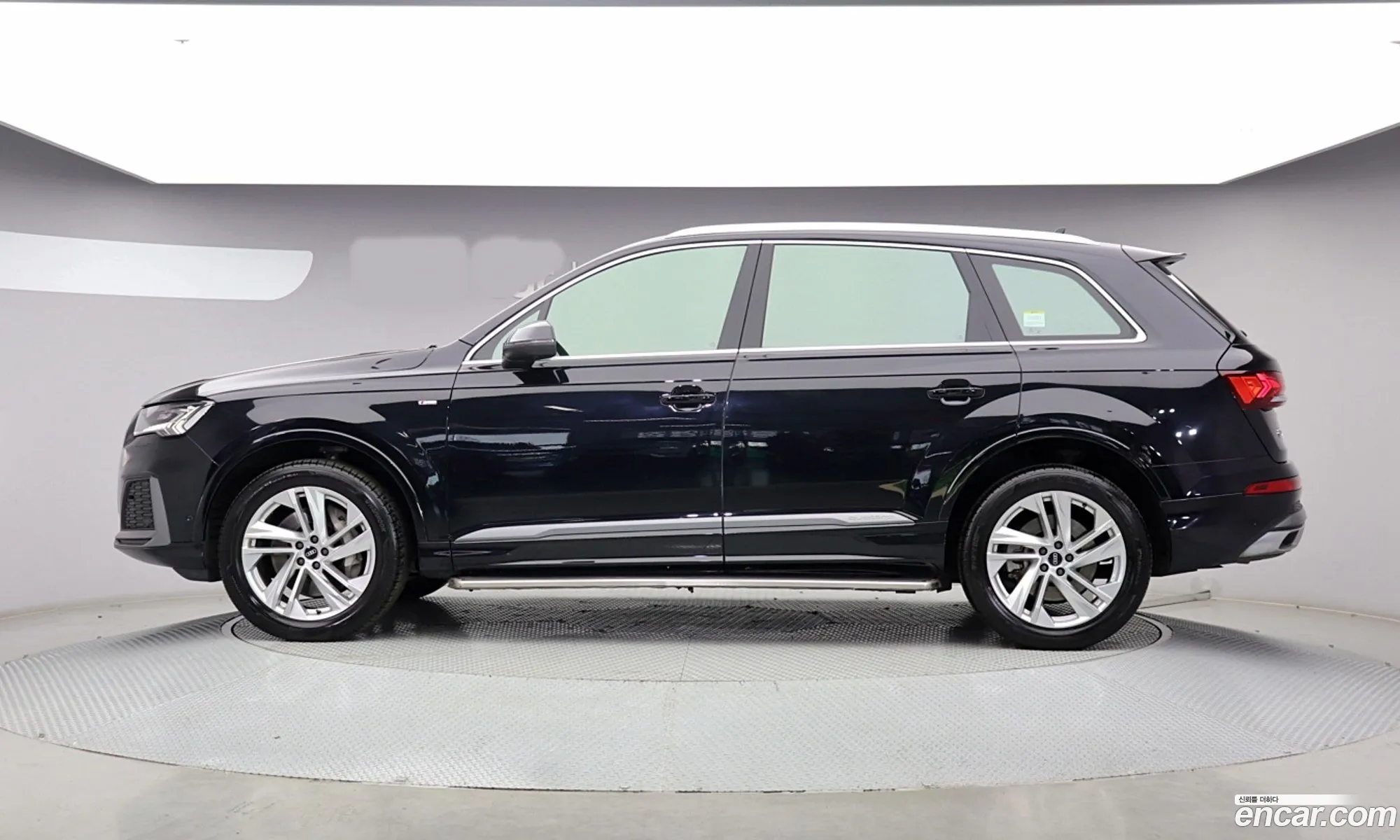 Audi Q7 2021 — 10