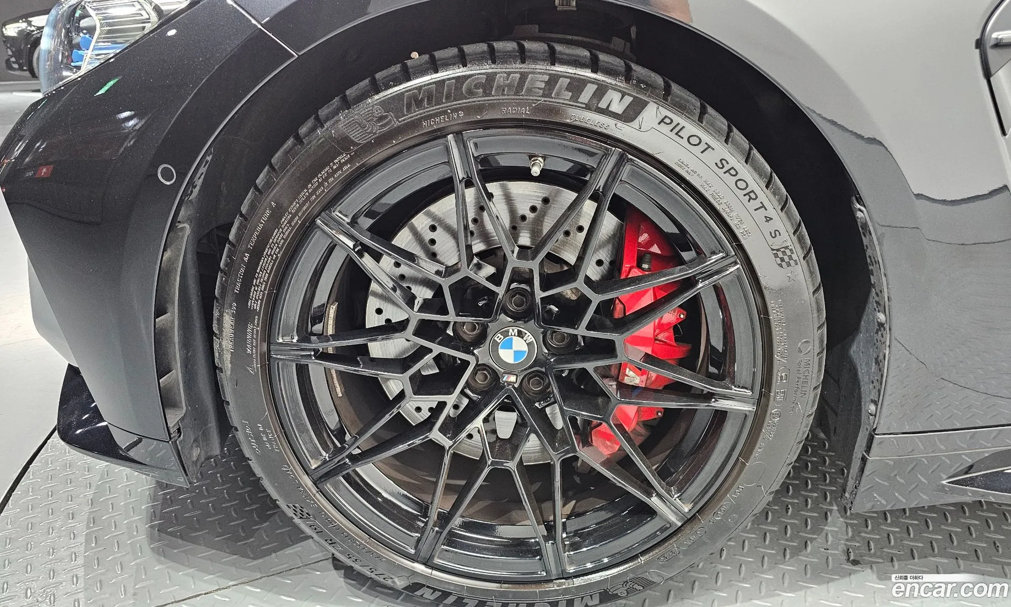 BMW M4 2023 WBS31BA06RCP10741 — 29