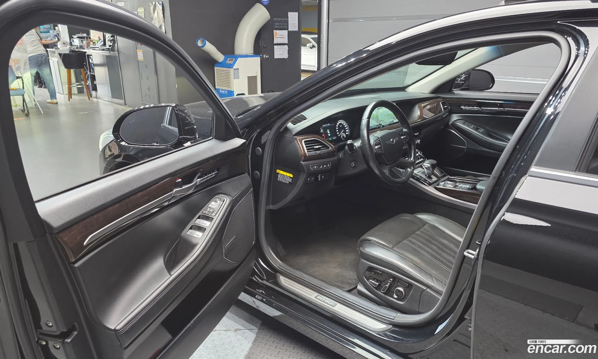 Genesis EQ900 2016 — 7