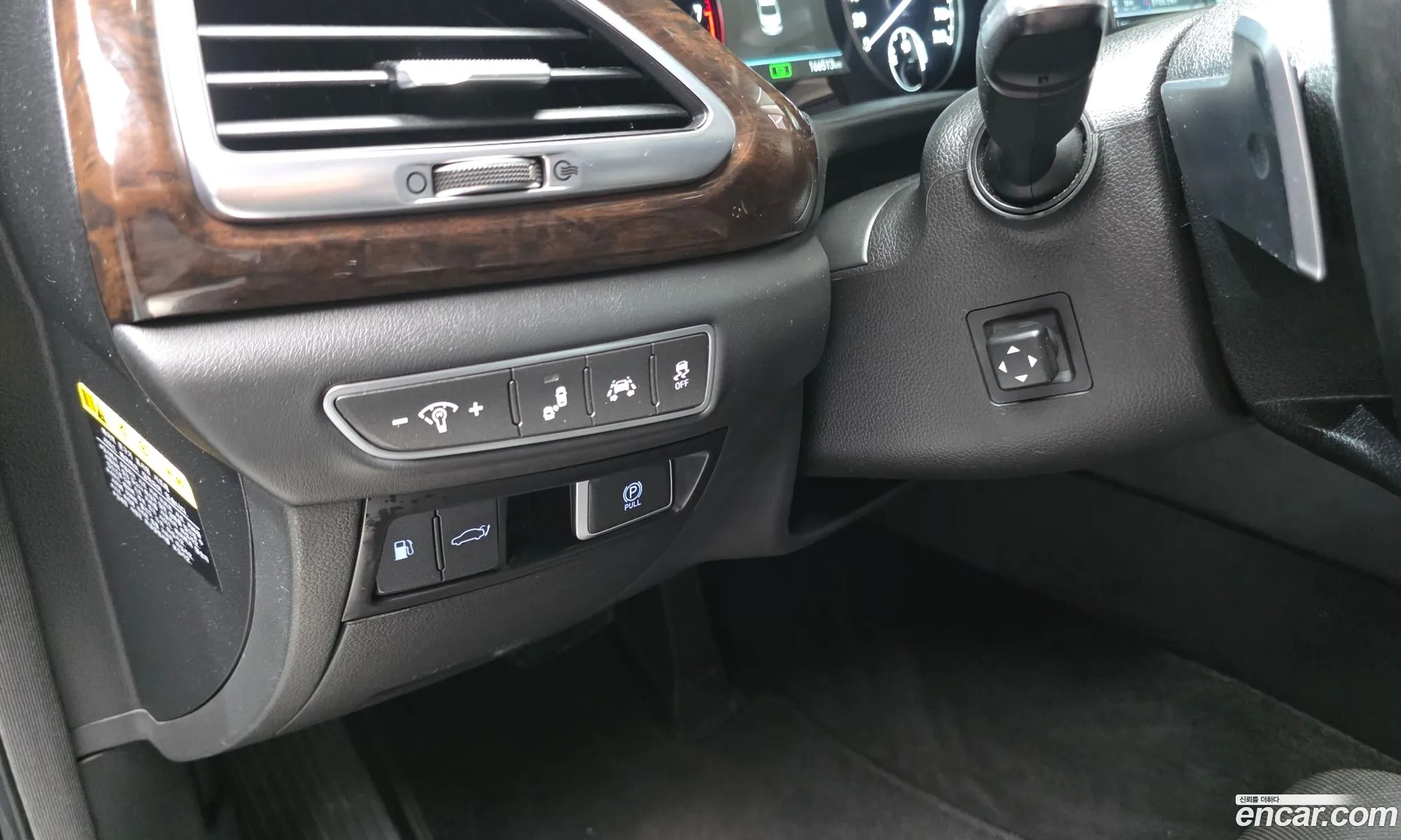 Genesis EQ900 2016 — 19