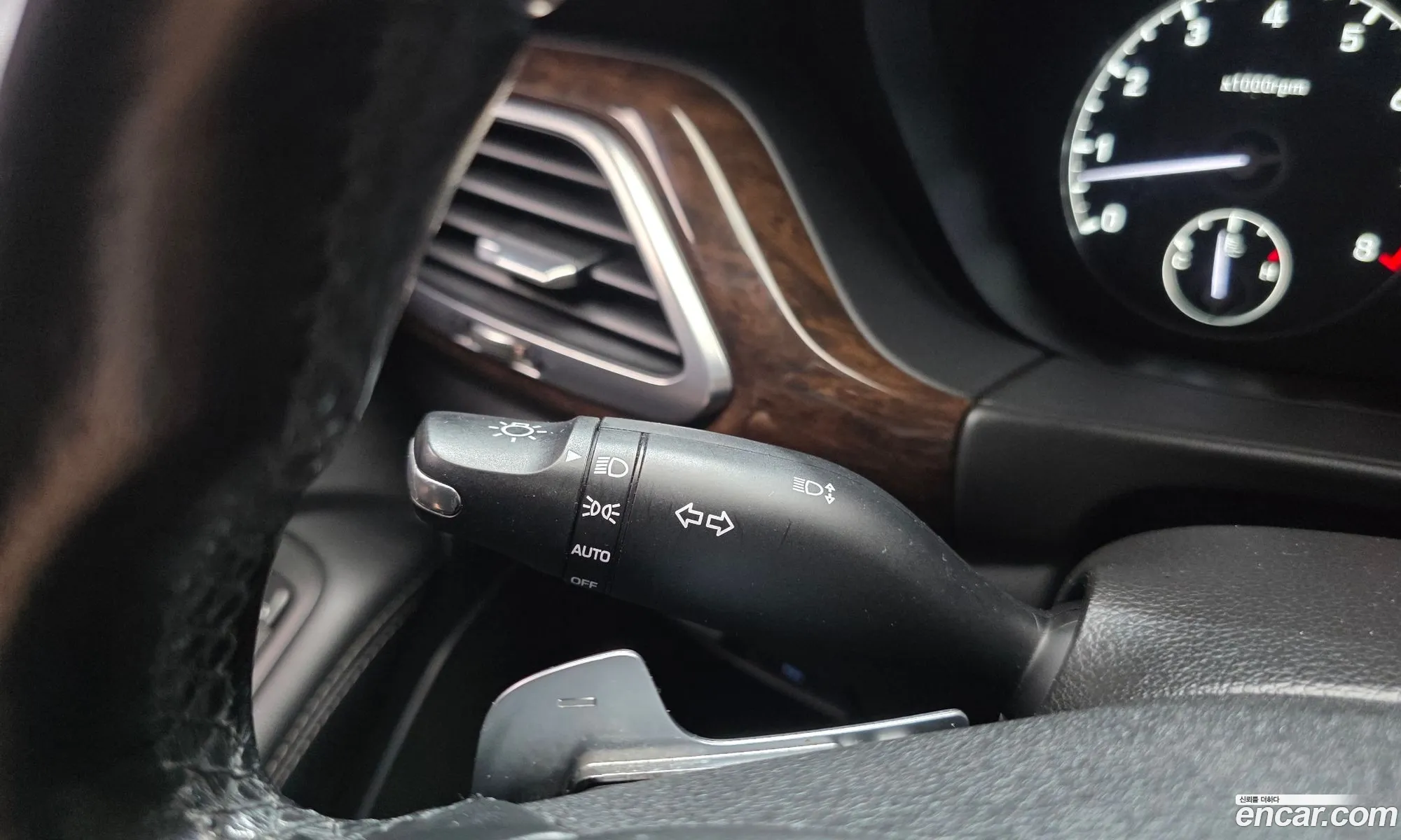 Genesis EQ900 2016 — 17