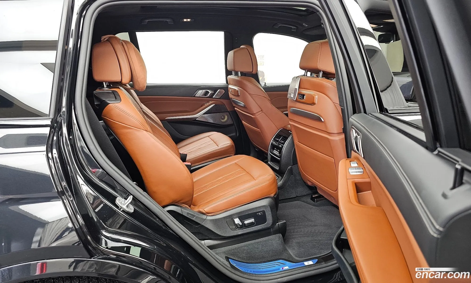 BMW X7 2025 WBA21EM0666666666 — 7