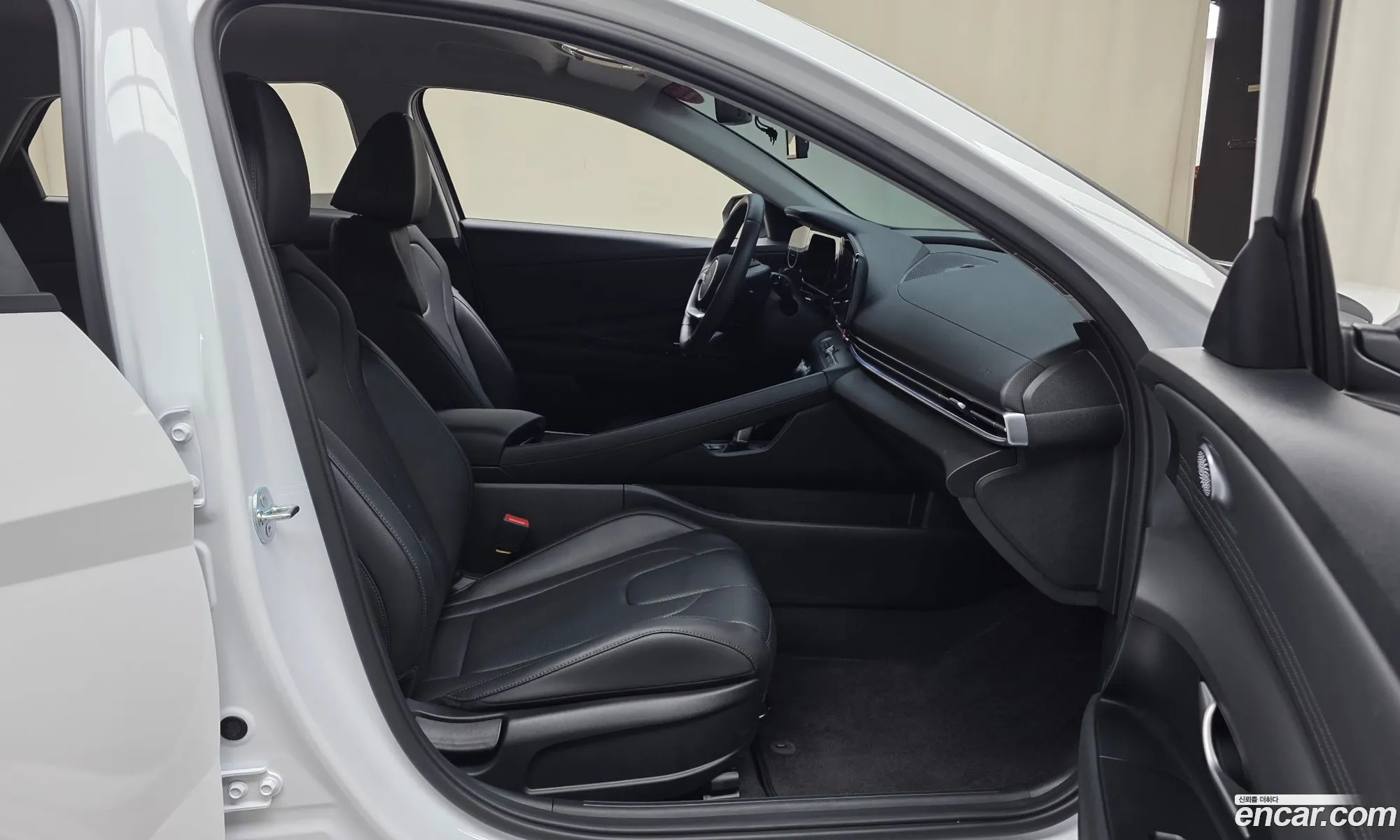 Hyundai Elantra 2024 — 15