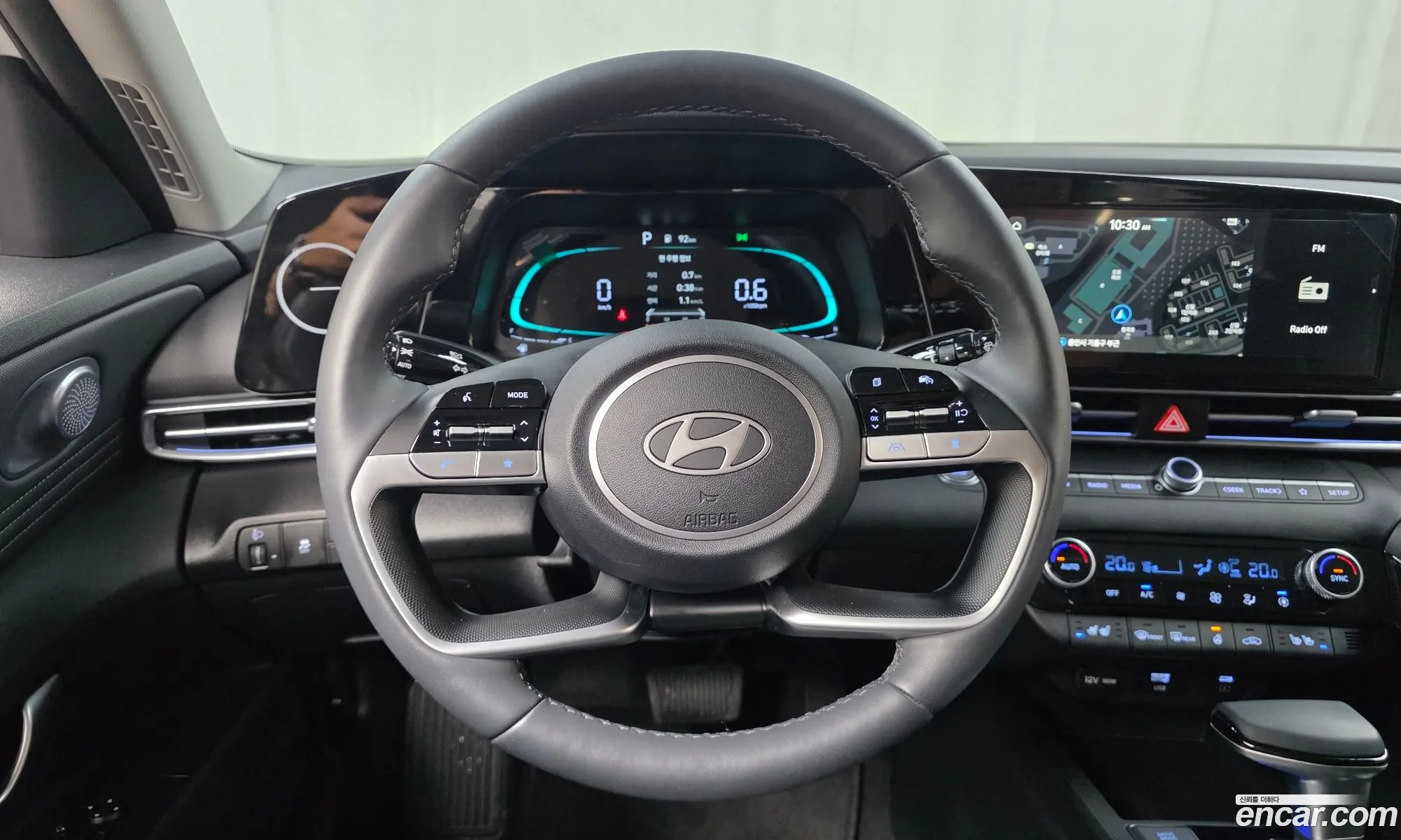 Hyundai Elantra 2024 — 16