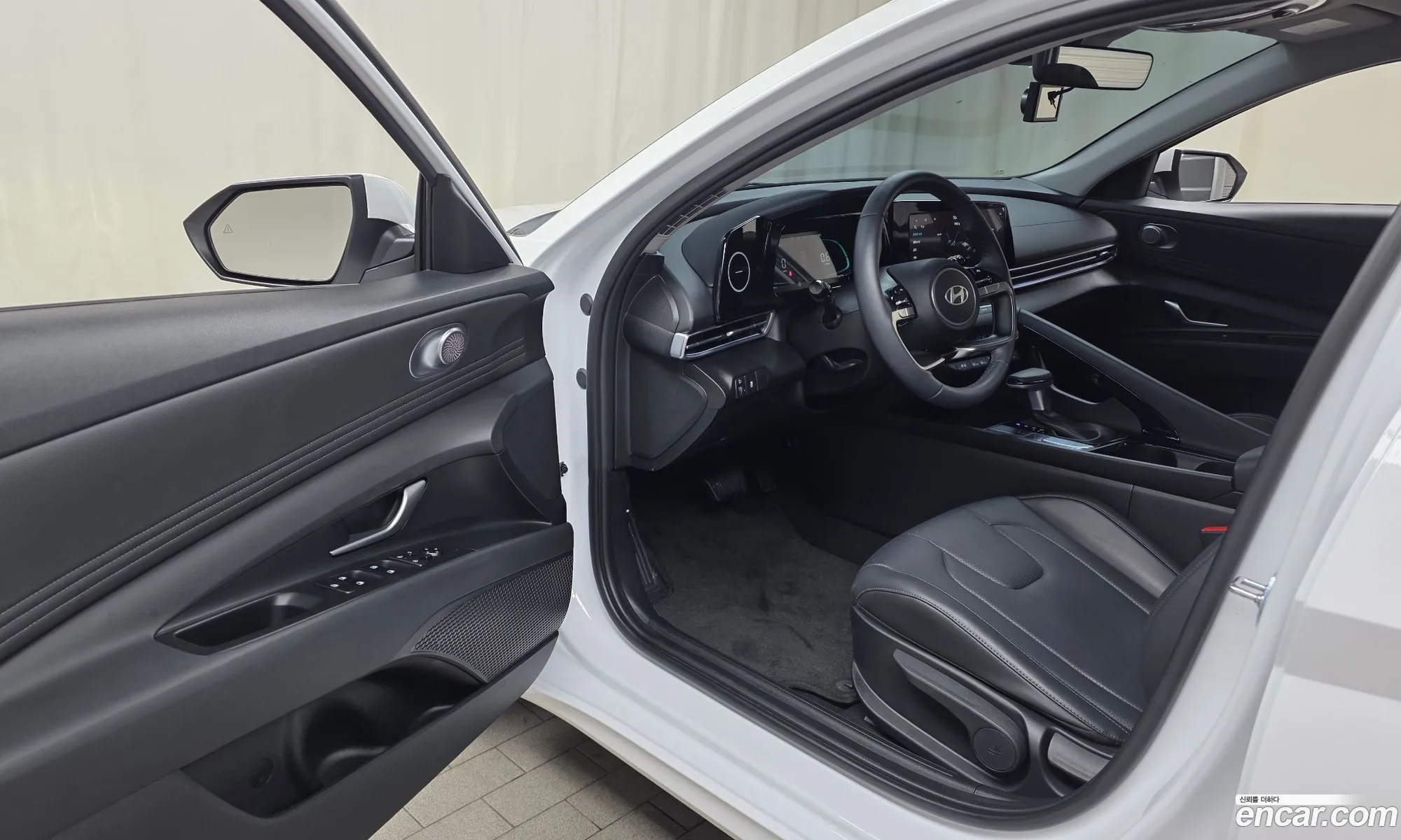 Hyundai Elantra 2024 — 13