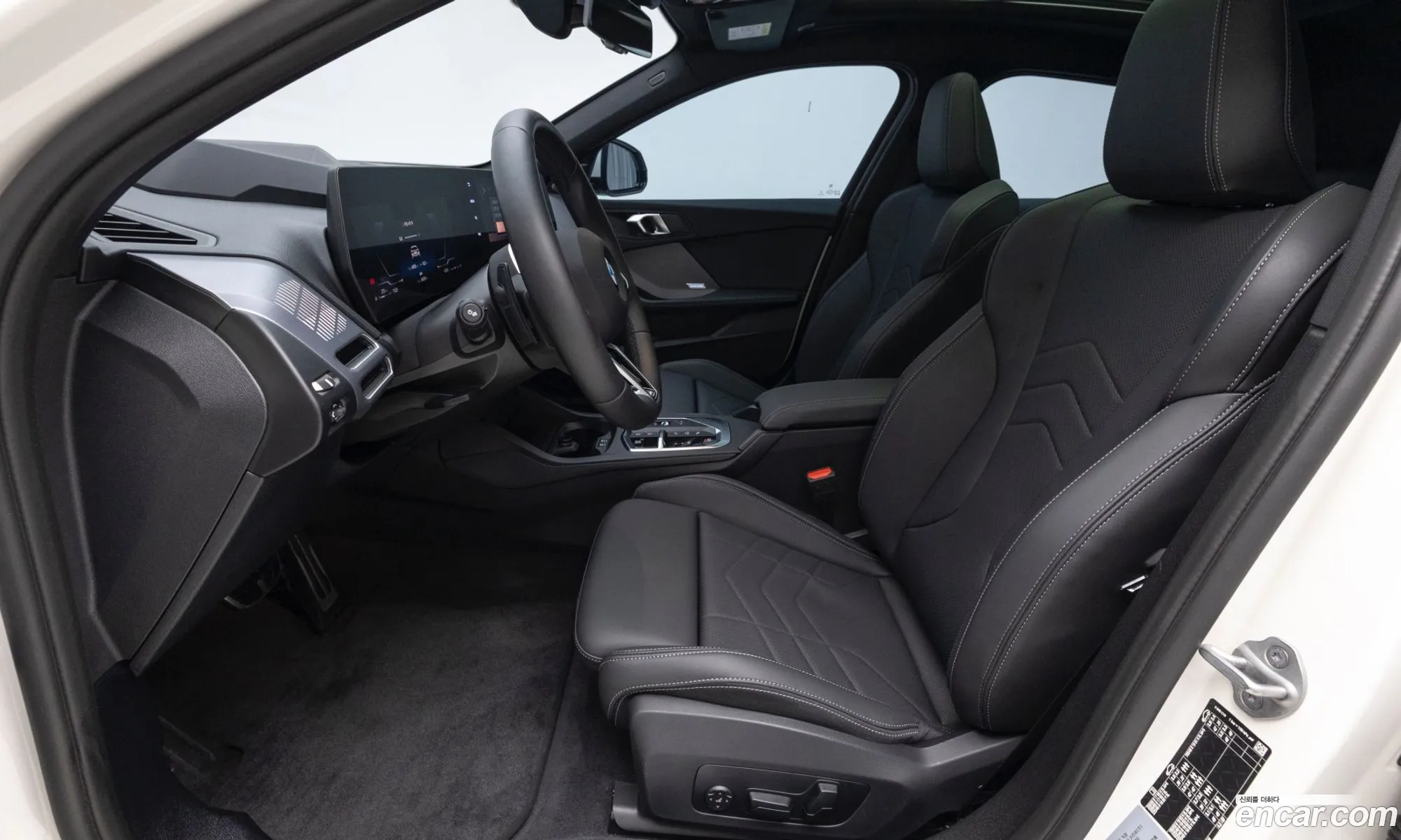 BMW 1 Series 2025 — 18