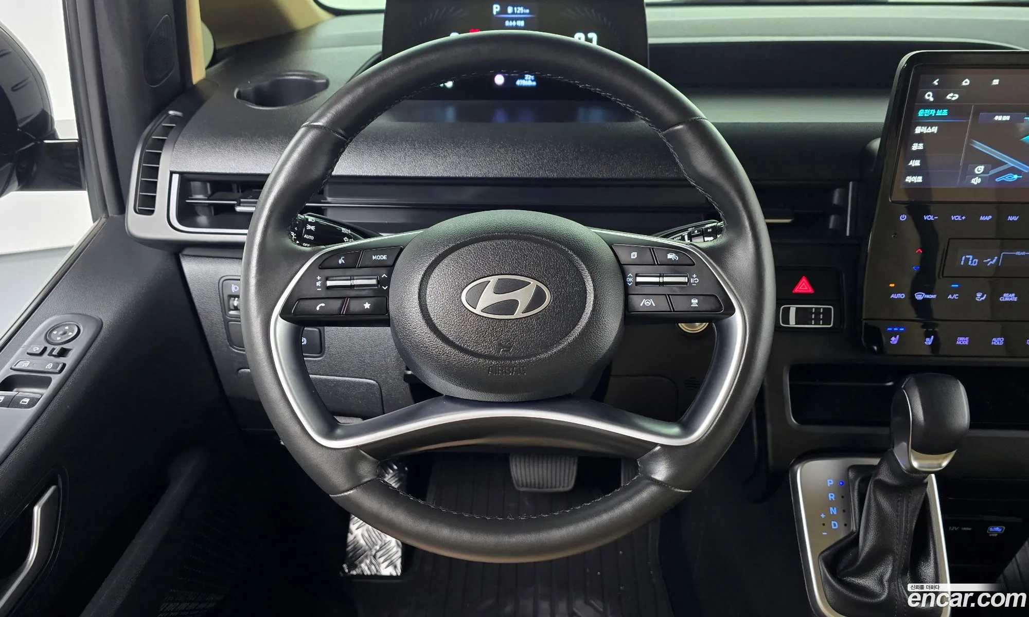 Hyundai Staria 2024 — 26