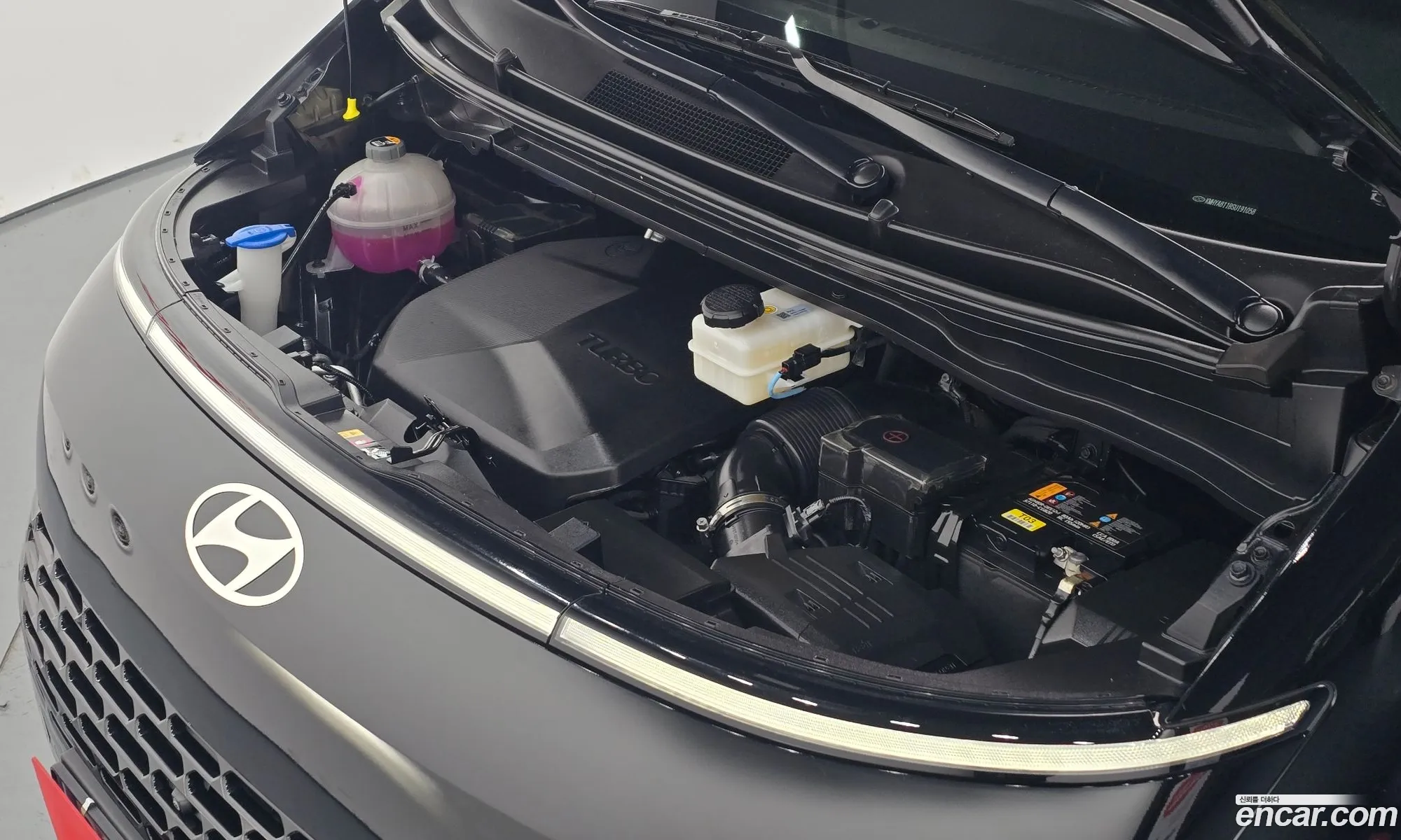 Hyundai Staria 2024 — 25