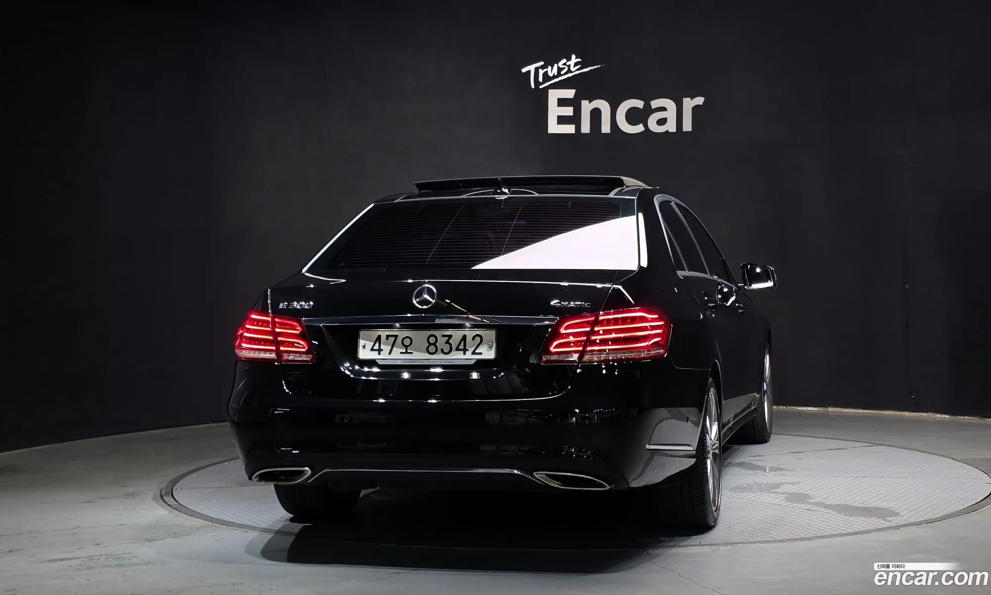 Mercedes-Benz E-Class W212 2014 WDDHF8BB5EB043698 — 18