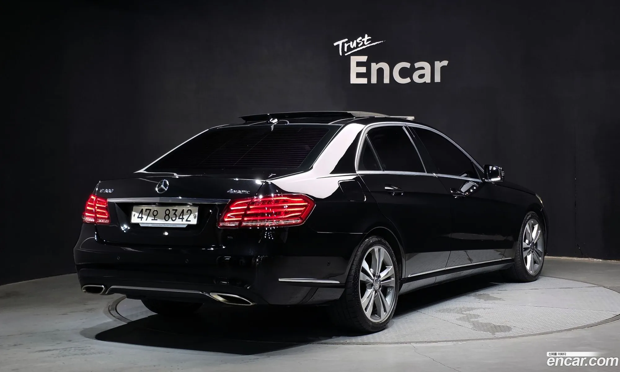Mercedes-Benz E-Class W212 2014 WDDHF8BB5EB043698 — 9