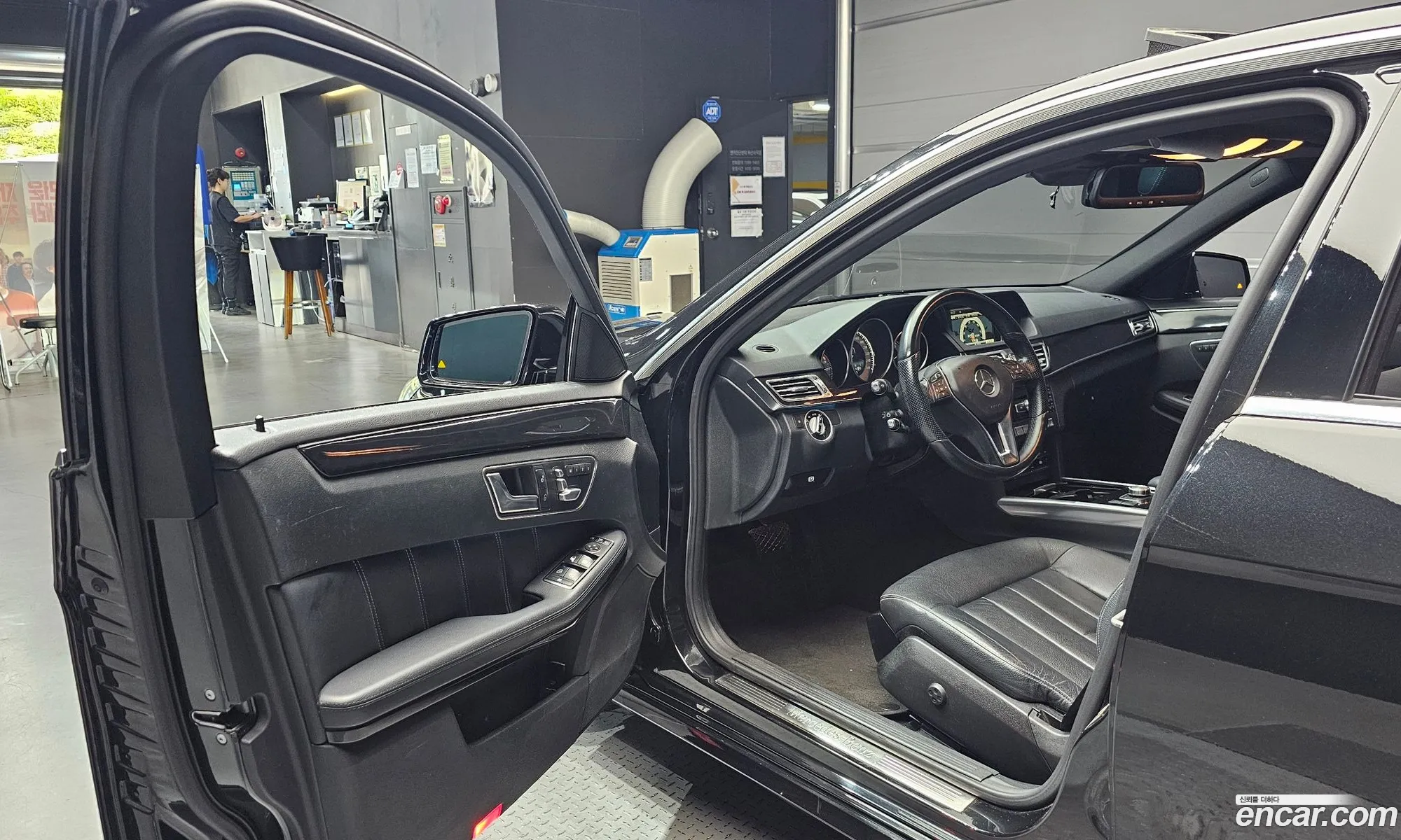Mercedes-Benz E-Class W212 2014 WDDHF8BB5EB043698 — 2