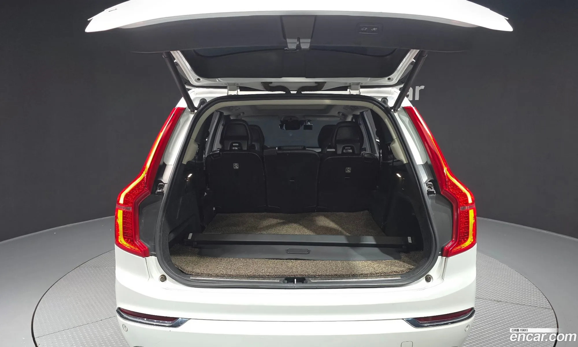 Volvo XC90 2017 YV1LF68BCH1163169 — 10