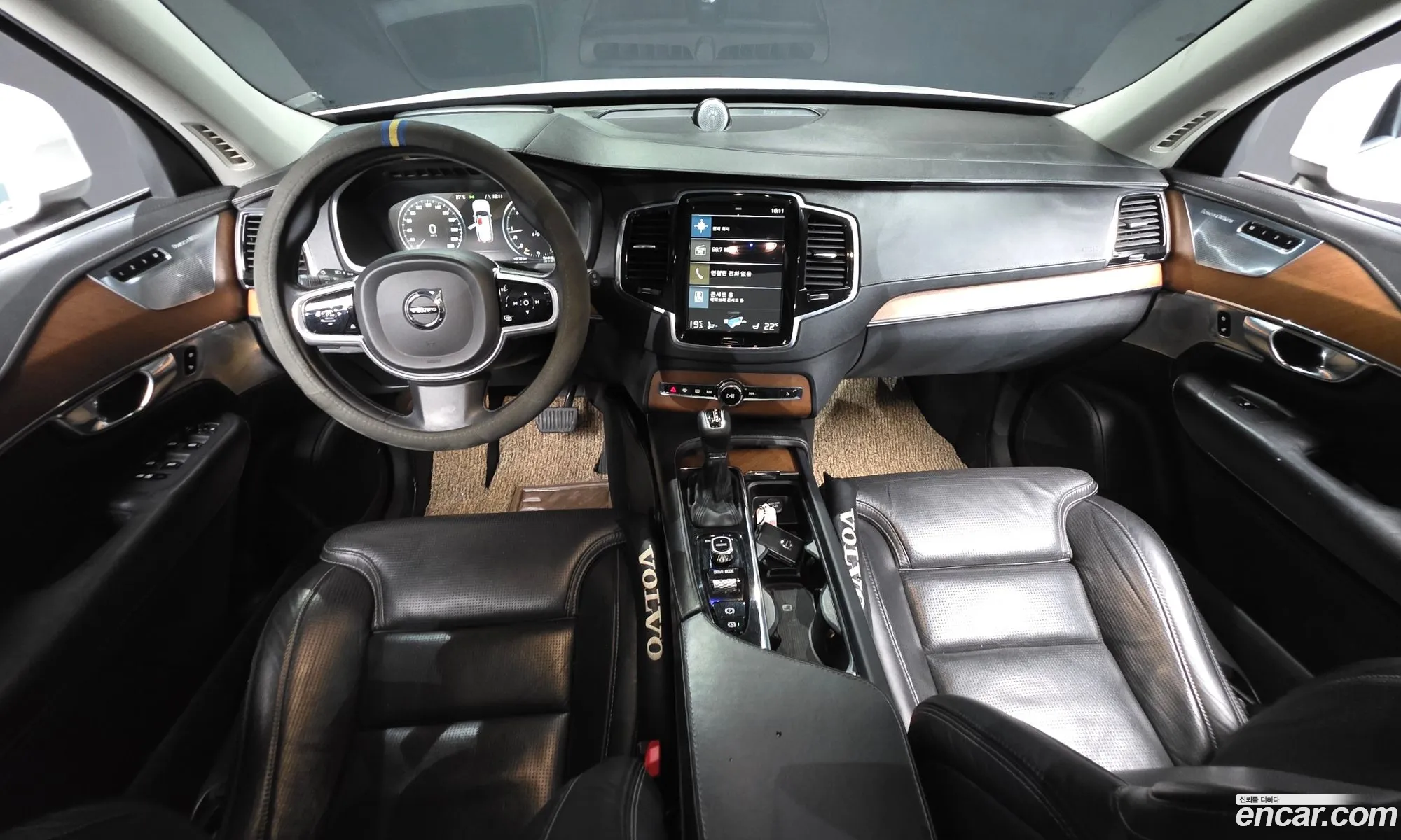 Volvo XC90 2017 YV1LF68BCH1163169 — 18