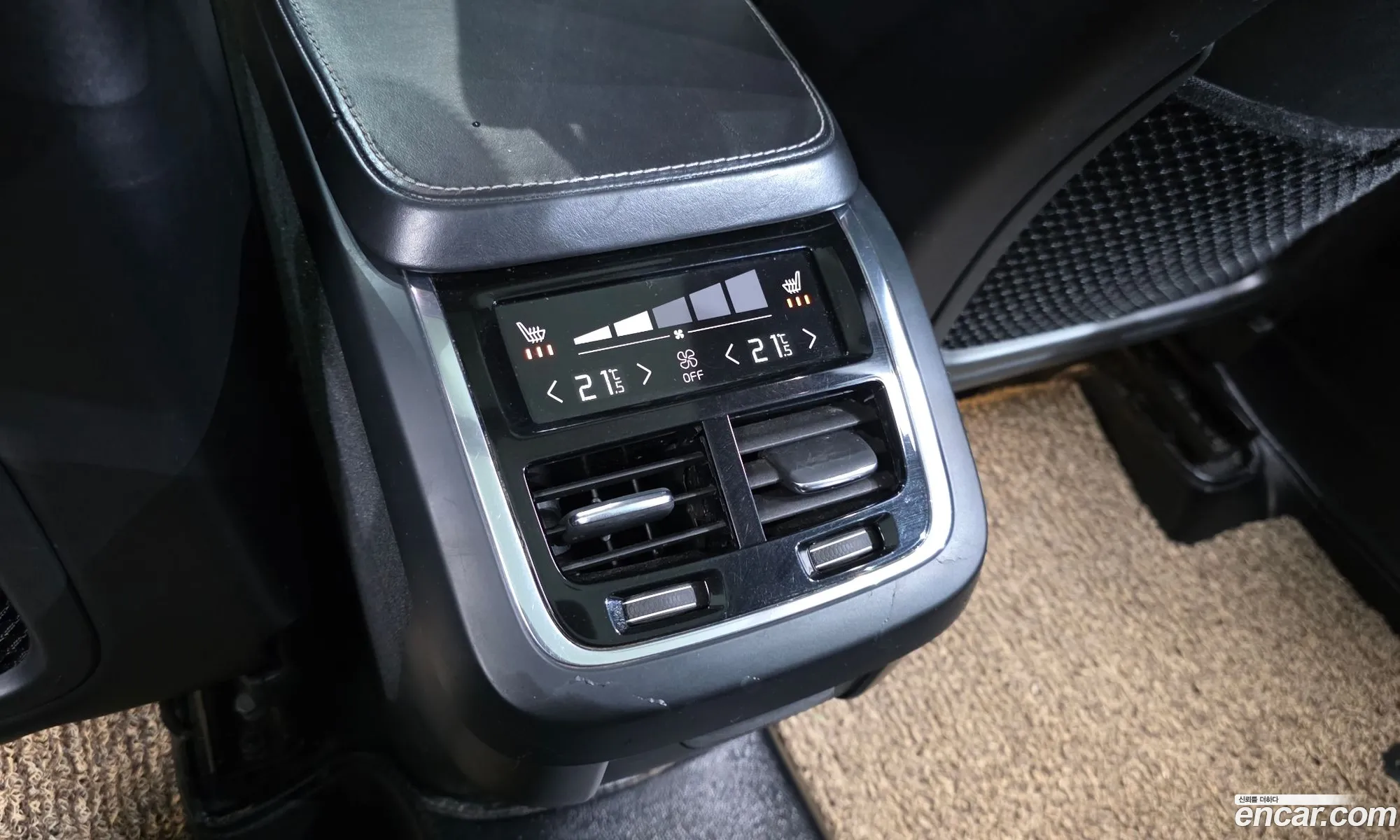 Volvo XC90 2017 YV1LF68BCH1163169 — 16