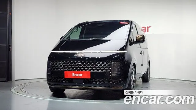 Hyundai Staria 2023 — 2