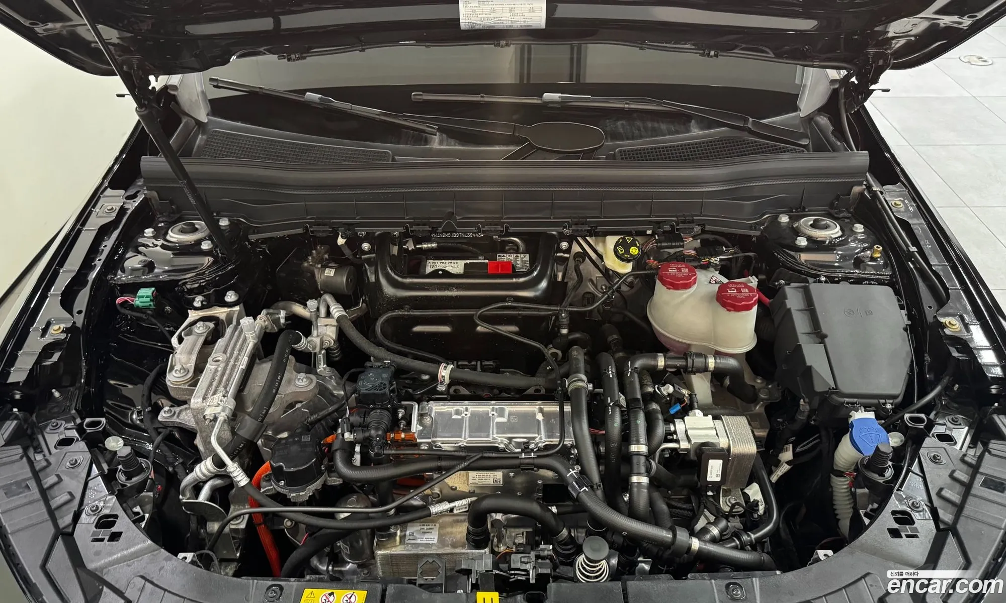 Mercedes-Benz EQB X243 2025 — 9