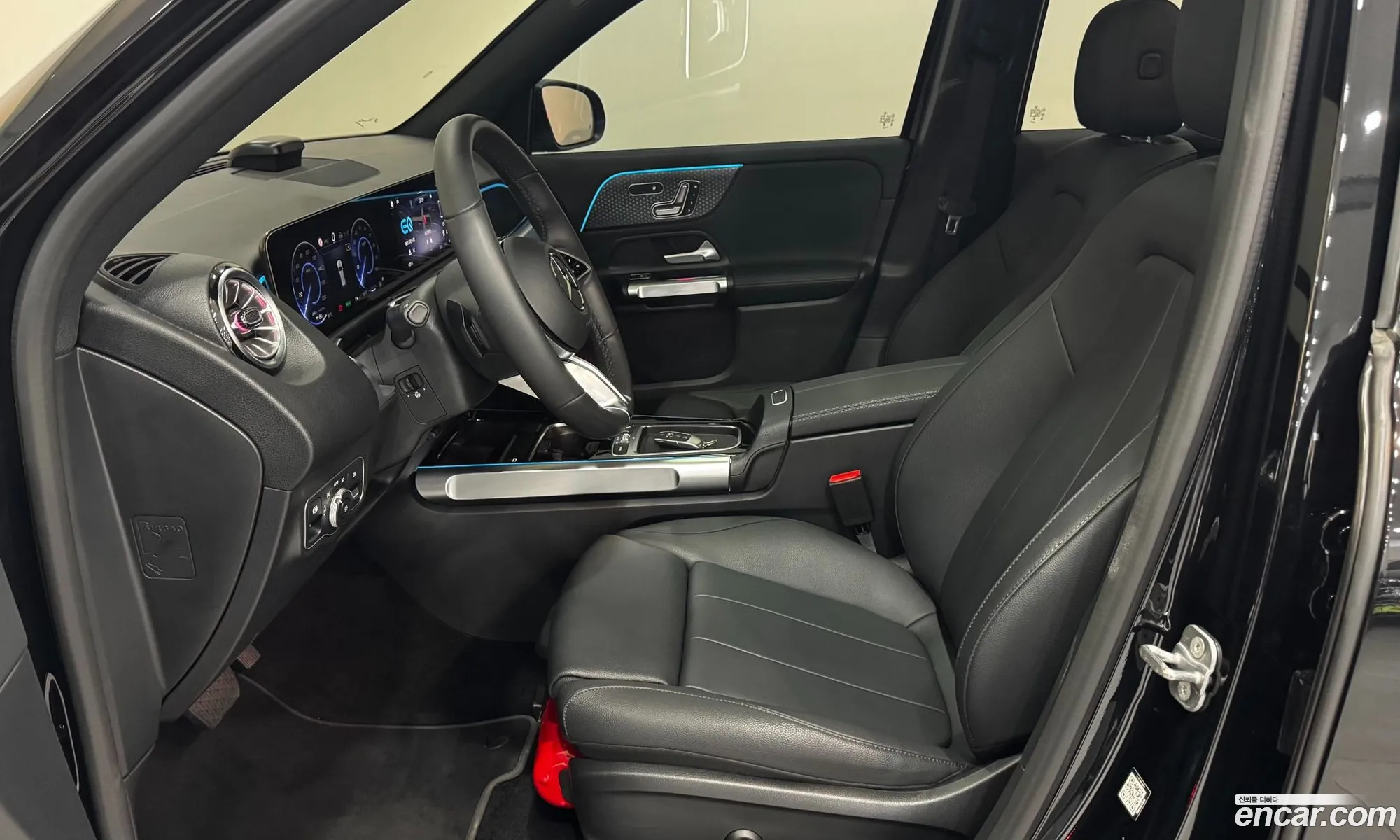 Mercedes-Benz EQB X243 2025 — 16