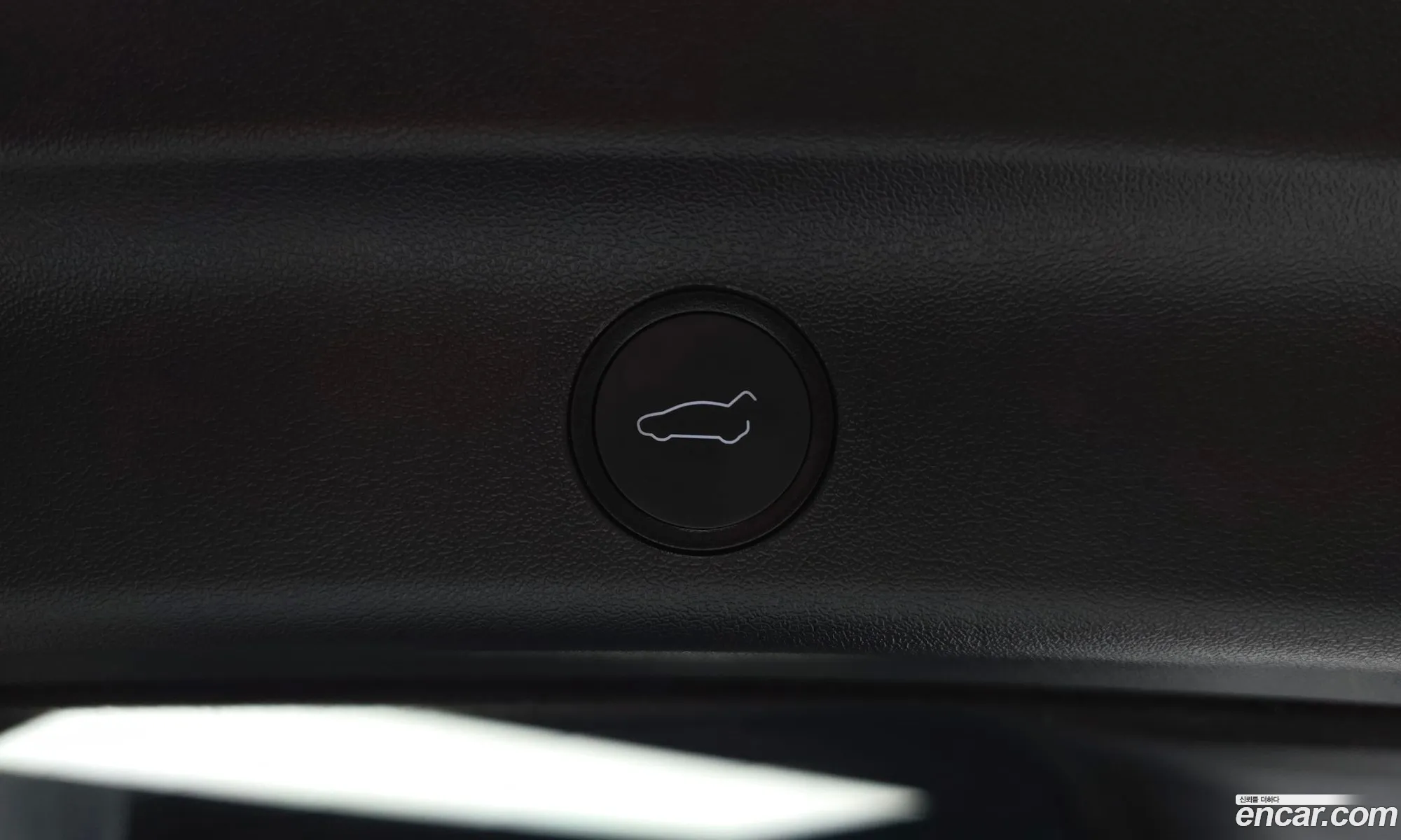 Tesla Model Y 2024 — 9