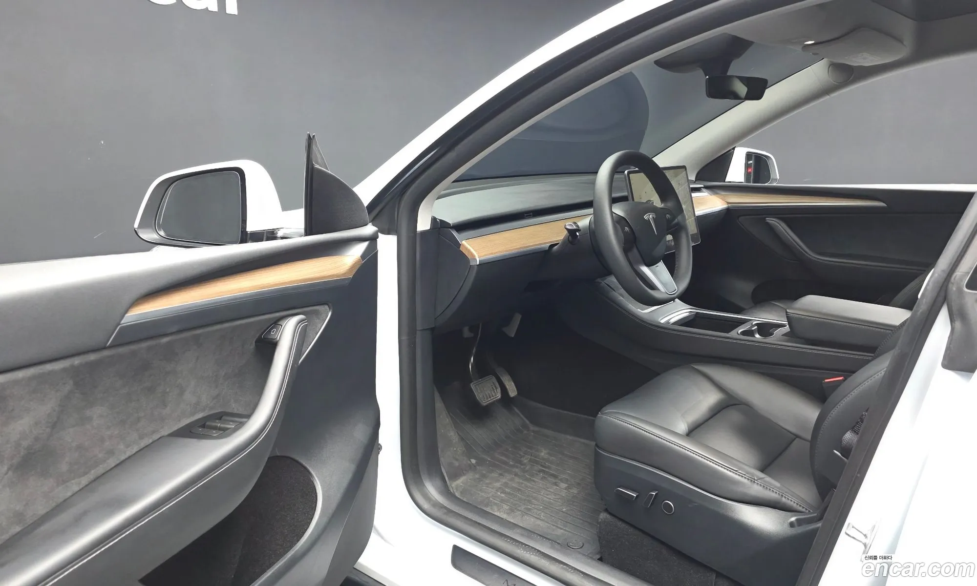 Tesla Model Y 2024 — 26