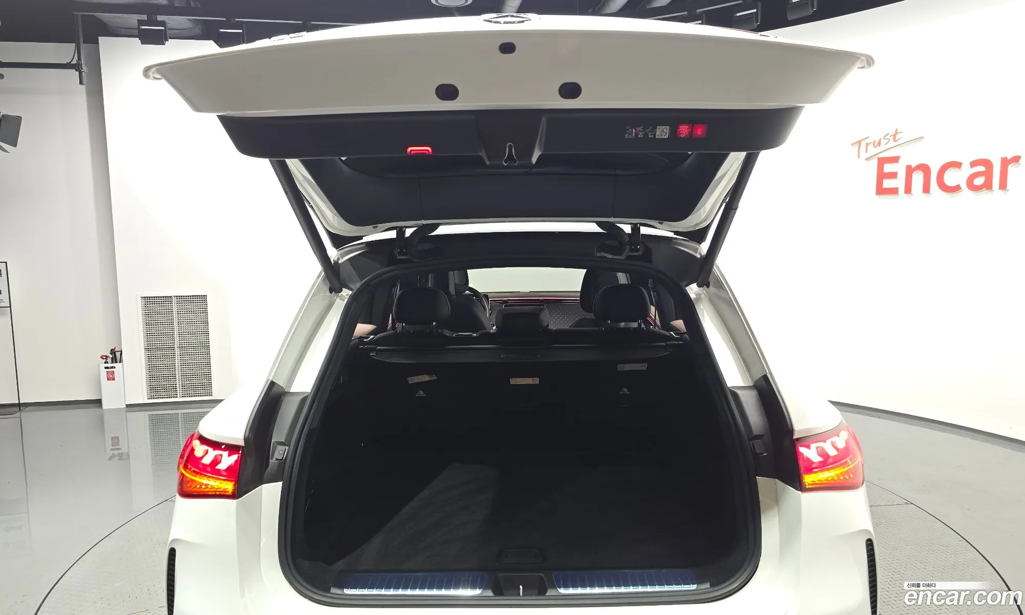 Mercedes-Benz EQE SUV X294 2023 — 16