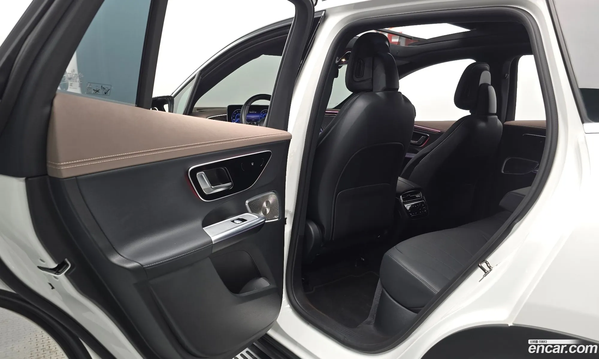 Mercedes-Benz EQE SUV X294 2023 — 31