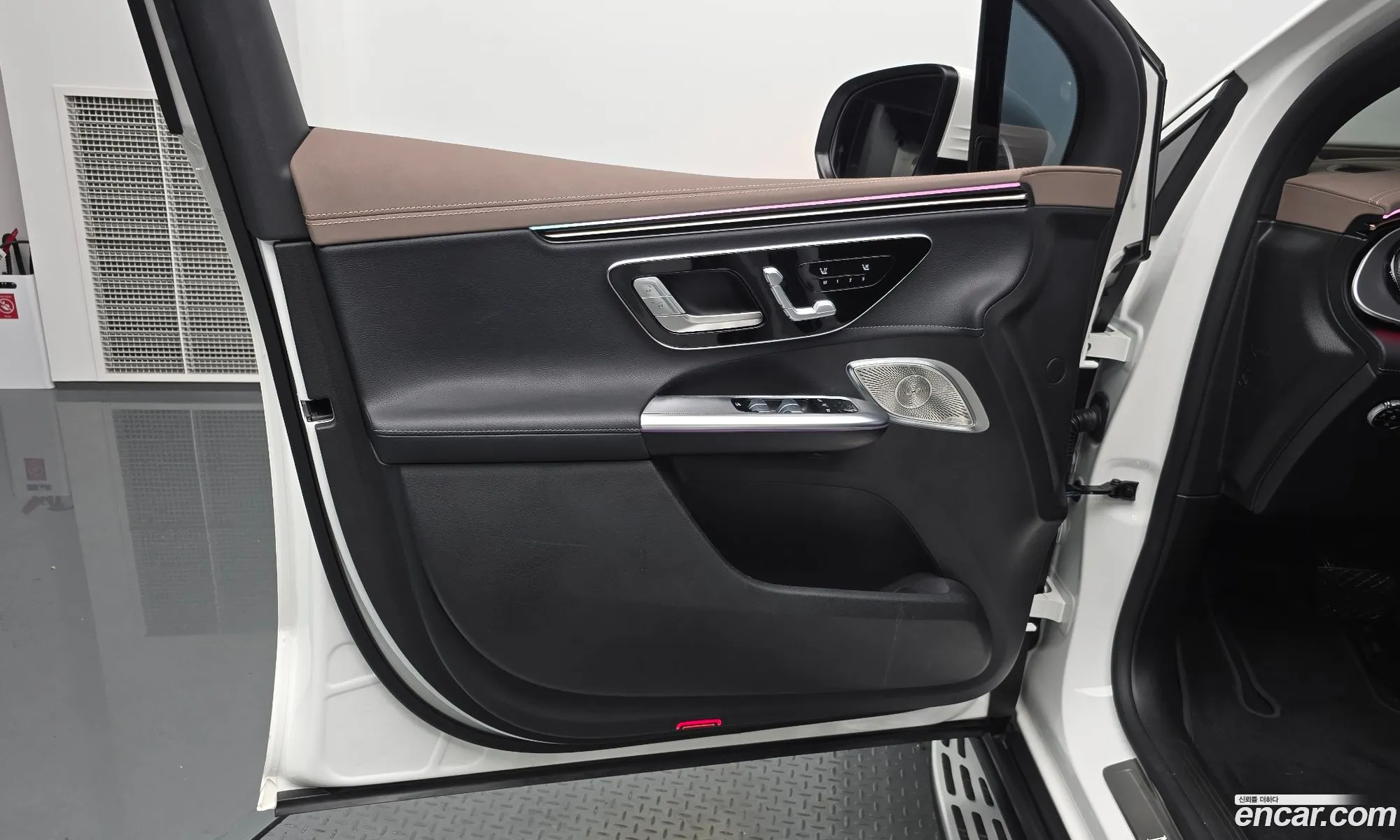 Mercedes-Benz EQE SUV X294 2023 — 7