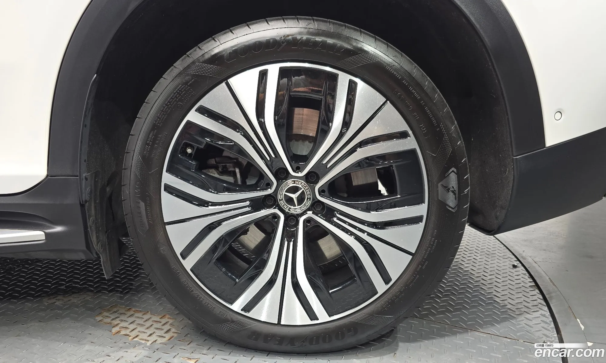 Mercedes-Benz EQE SUV X294 2023 — 27