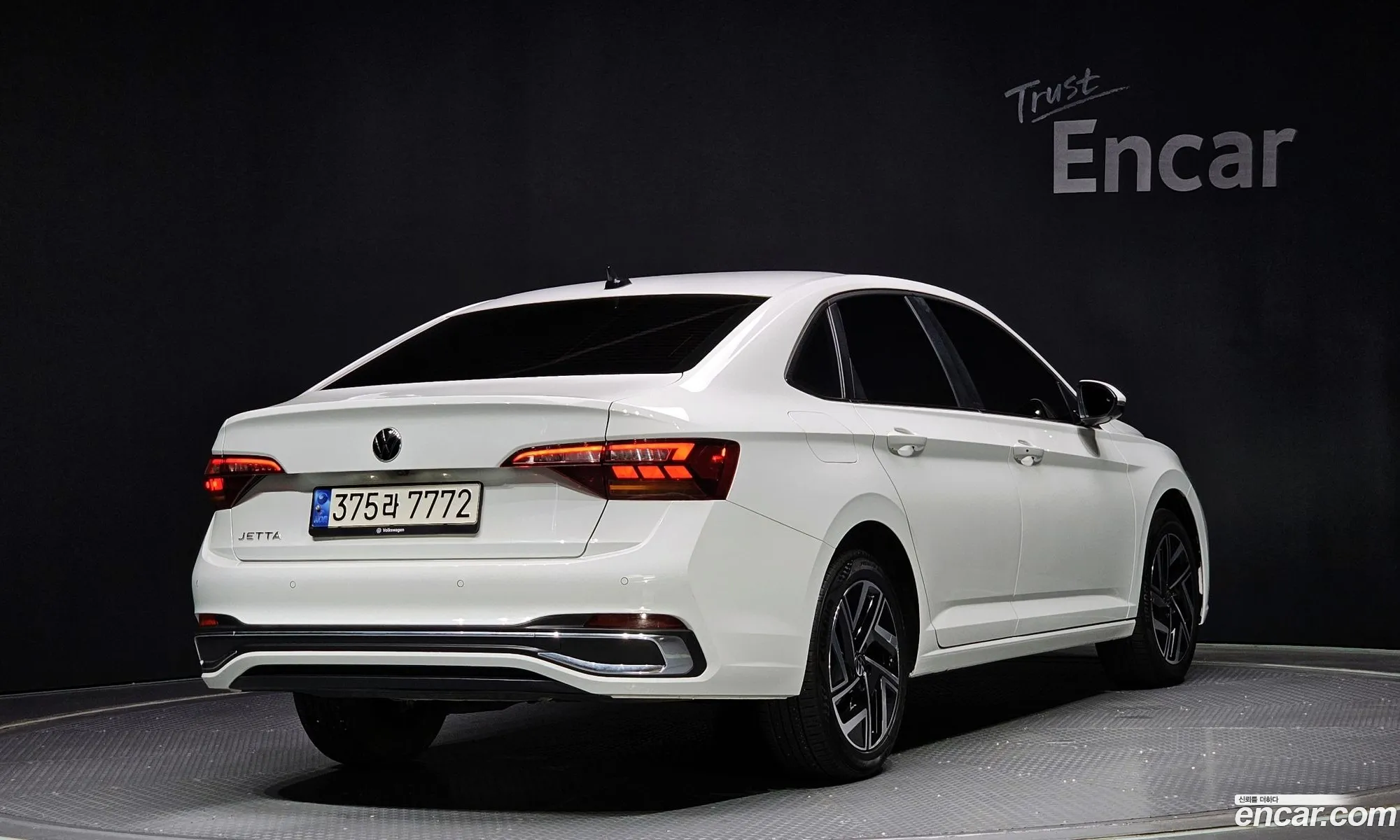 Volkswagen Jetta 7th Gen 2023 — 15