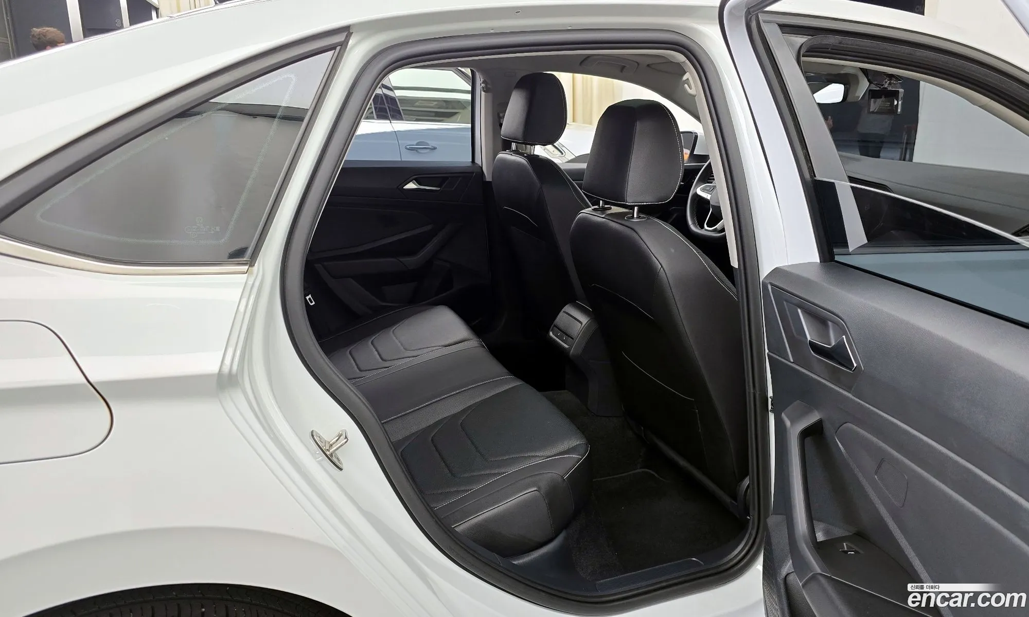 Volkswagen Jetta 7th Gen 2023 — 5