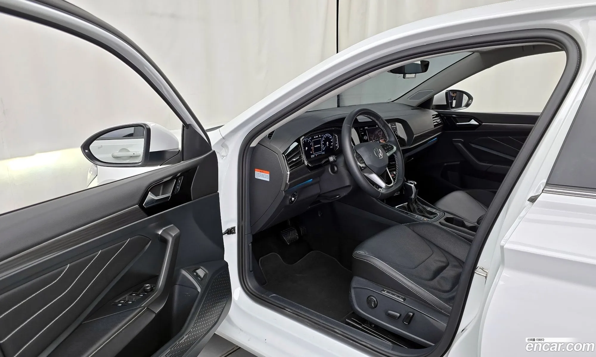 Volkswagen Jetta 7th Gen 2023 — 19