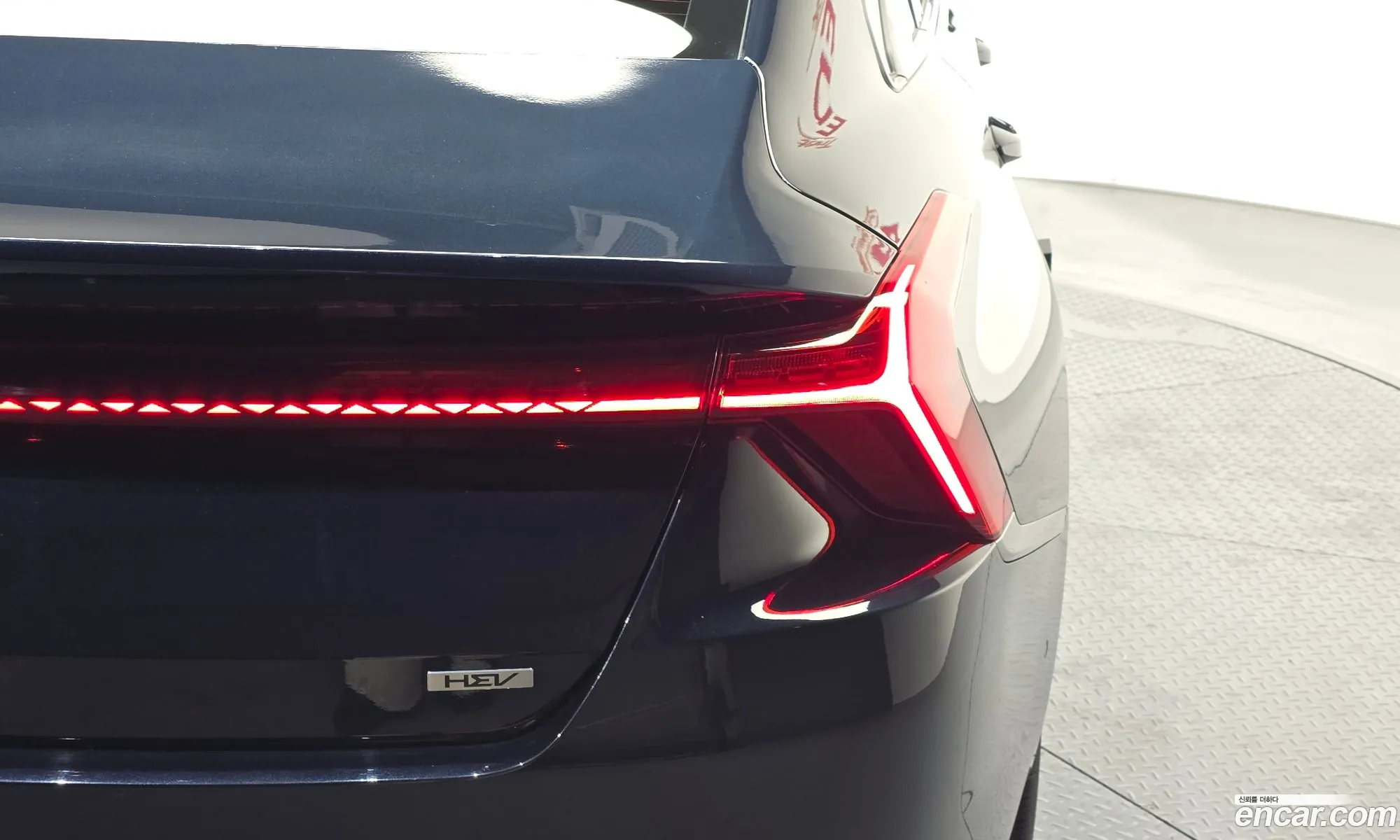 Kia K8 Hybrid 2022 — 24