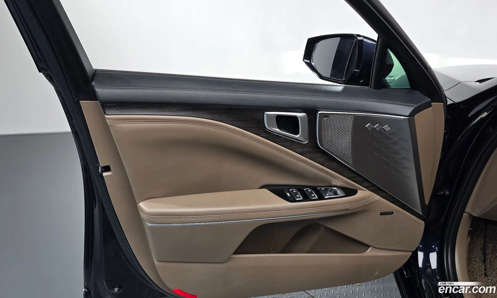 Kia K8 Hybrid 2022 — 25