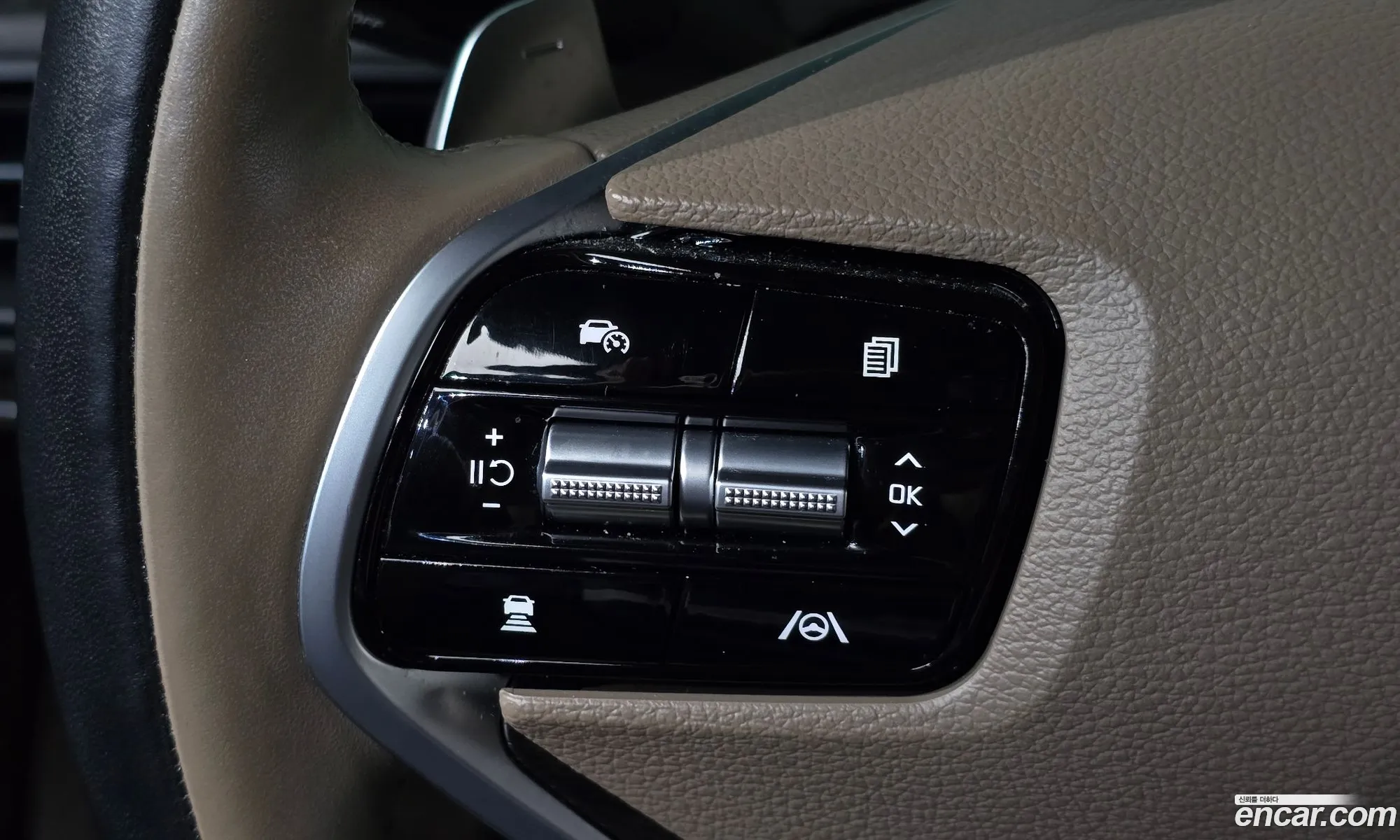 Kia K8 Hybrid 2022 — 13