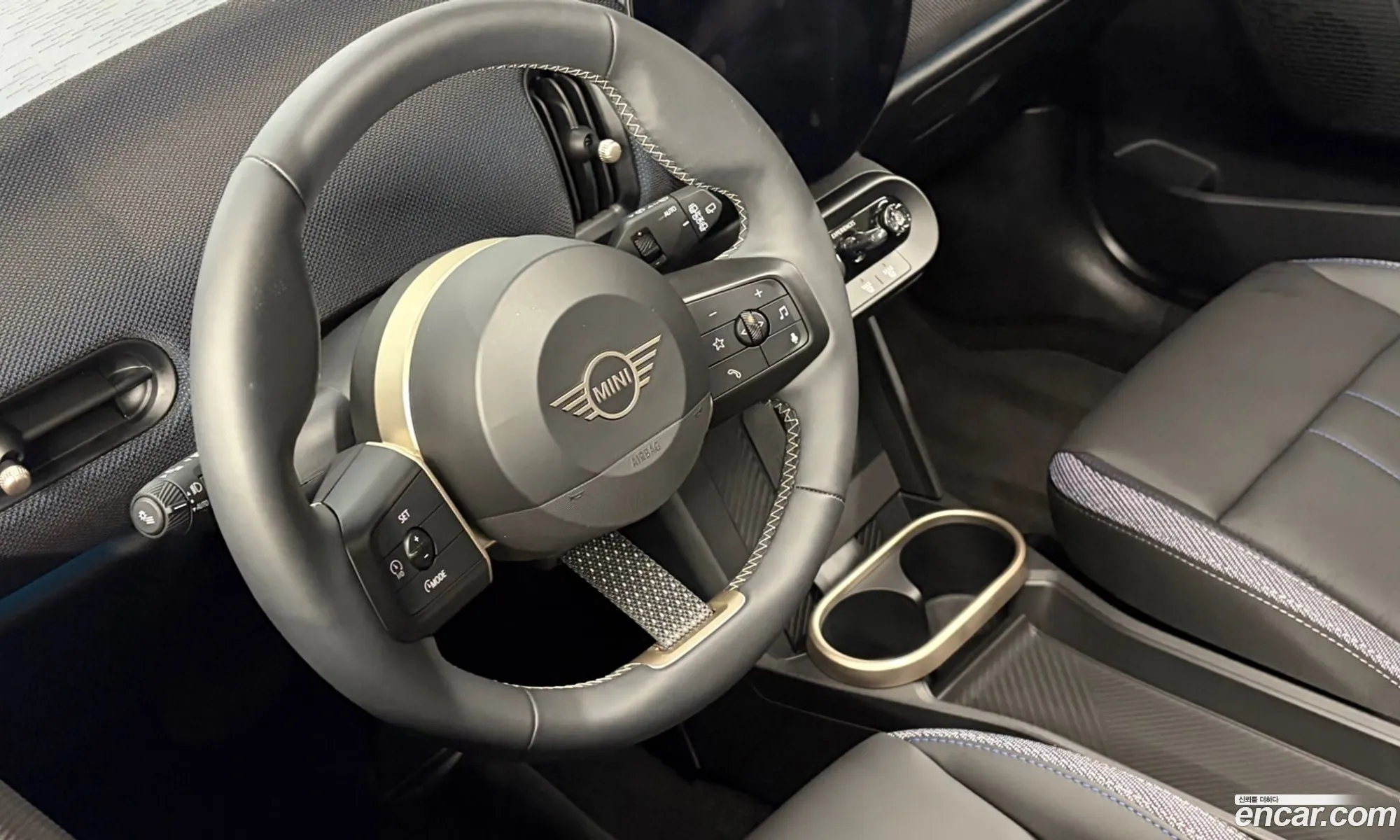 Mini Cooper C 2025 — 17