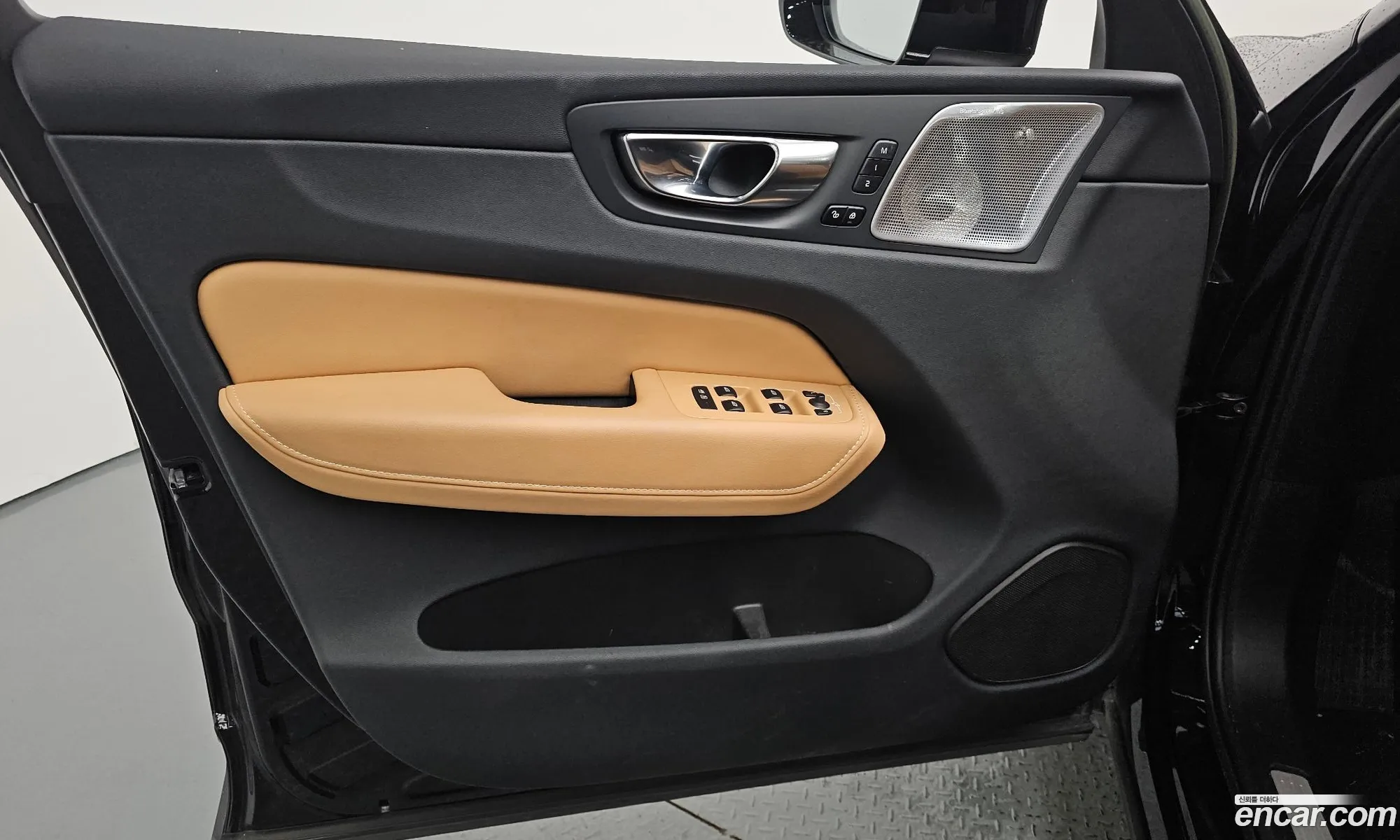 Volvo XC60 2022 YV1UZ0629P1259925 — 33