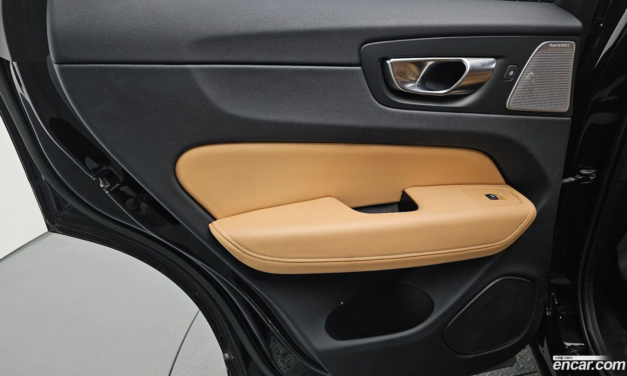 Volvo XC60 2022 YV1UZ0629P1259925 — 5