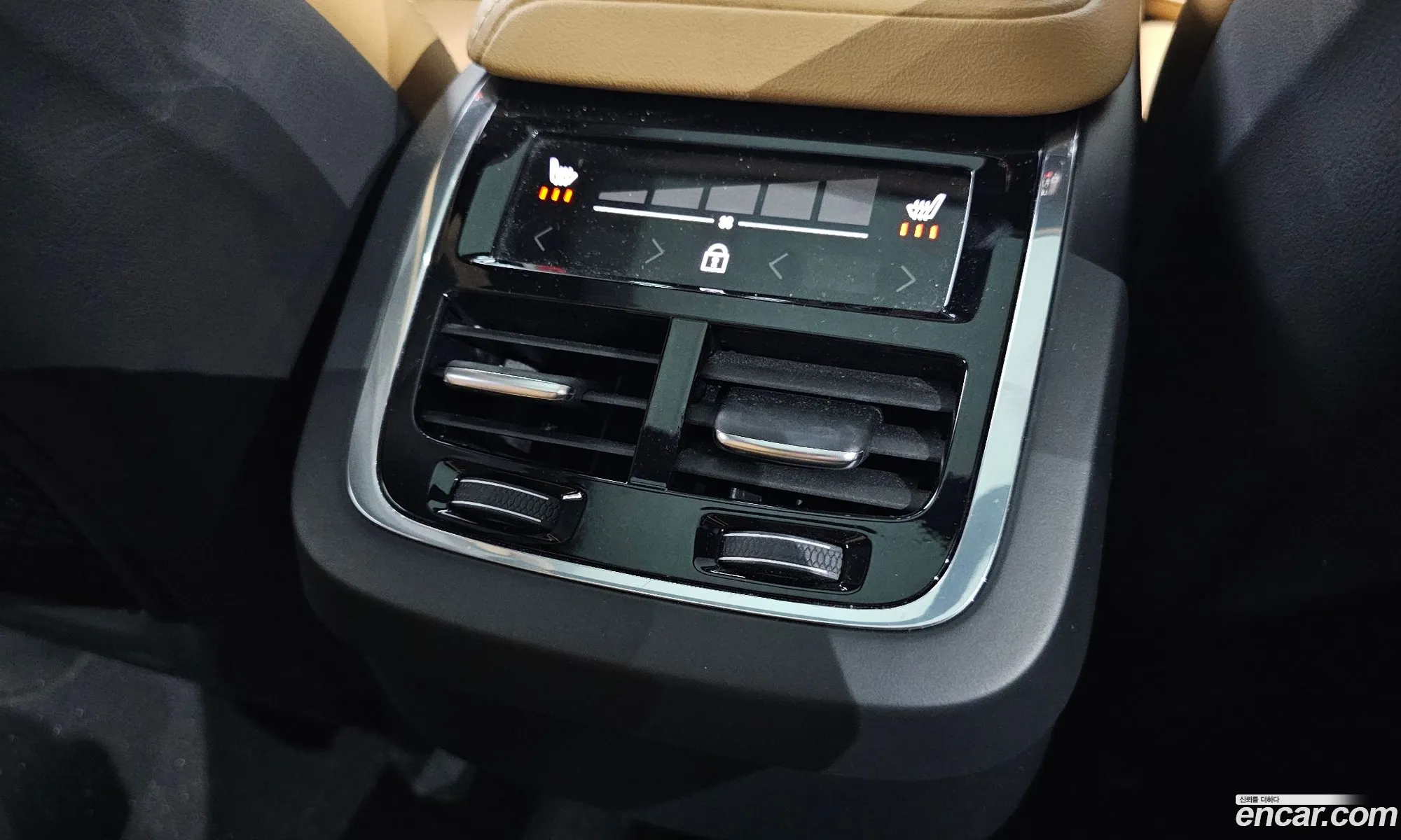 Volvo XC60 2022 YV1UZ0629P1259925 — 27