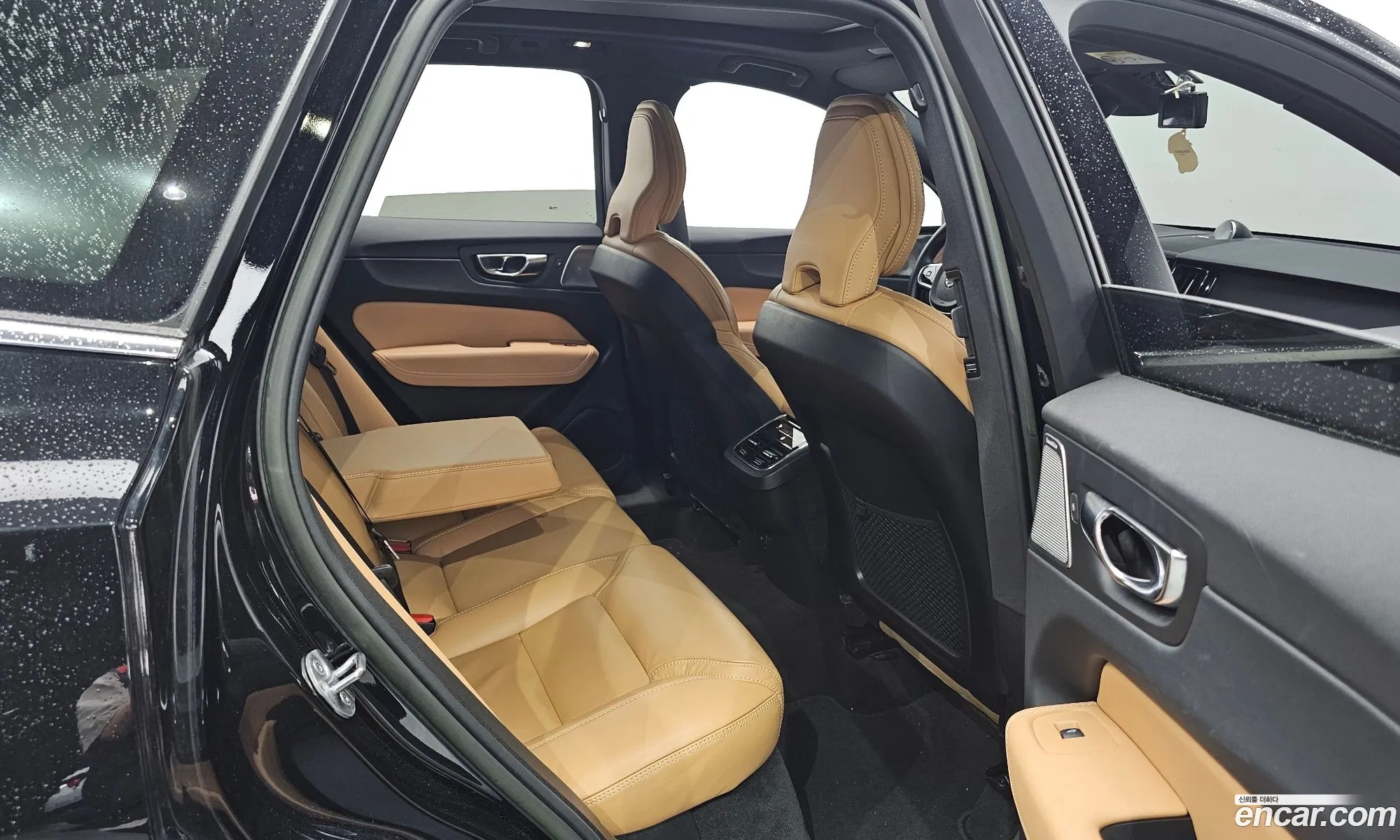 Volvo XC60 2022 YV1UZ0629P1259925 — 30
