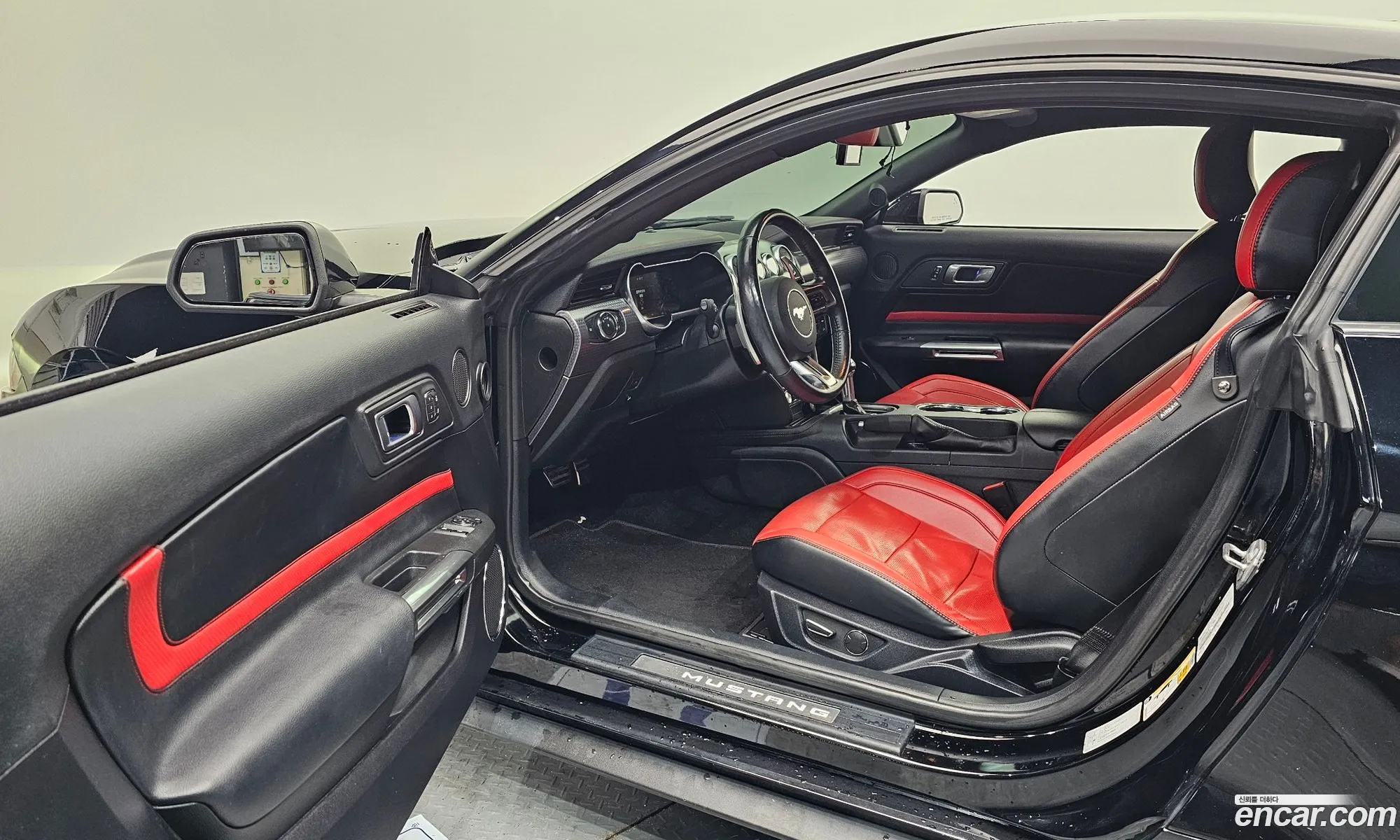 Ford Mustang 2019 1FA6P8CF111111111 — 14