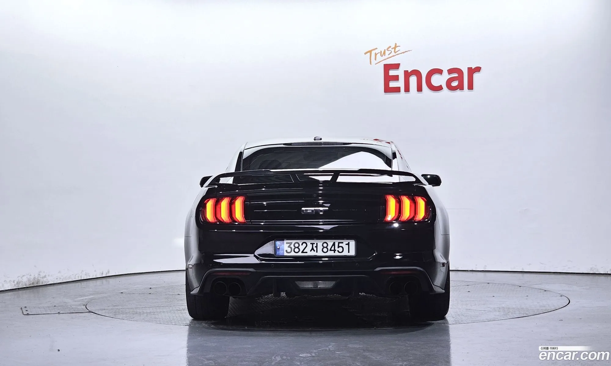 Ford Mustang 2019 1FA6P8CF111111111 — 17
