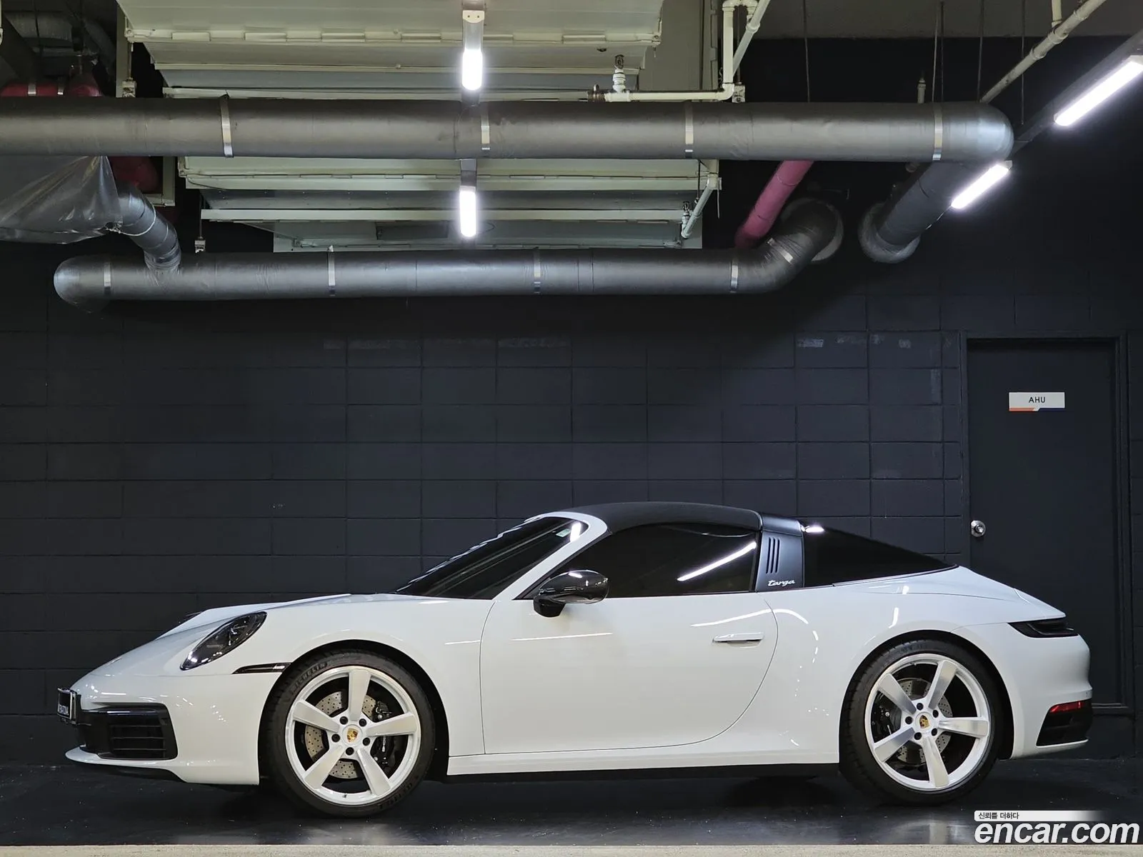 Porsche 911 2023 — 16