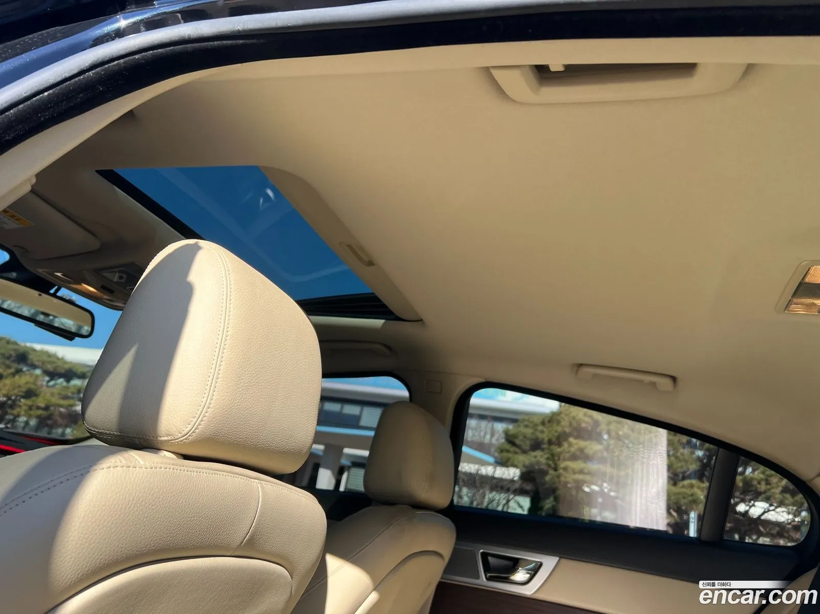 Jaguar XF 2014 — 17