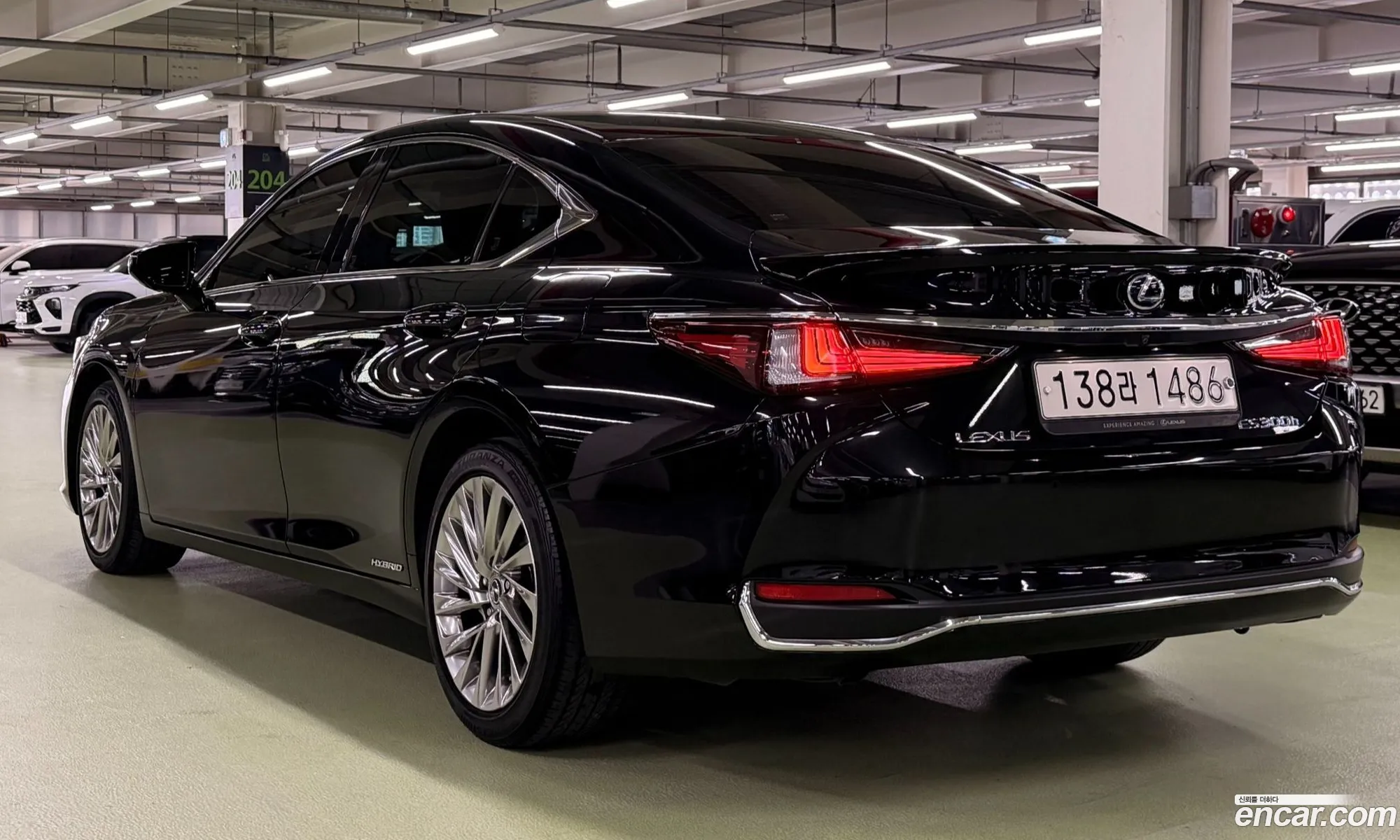 Lexus ES300h 7th Gen 2022 — 18