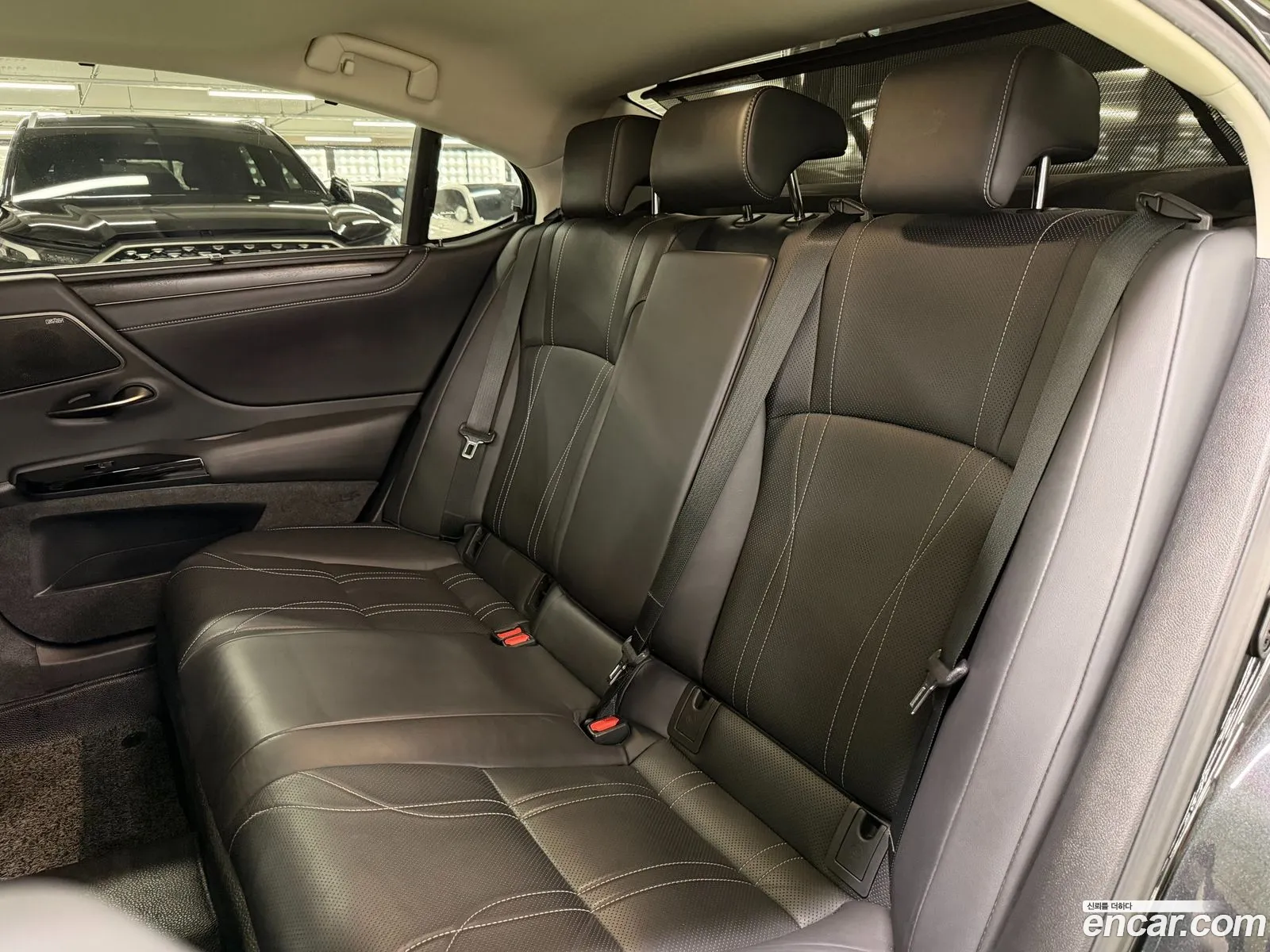 Lexus ES300h 7th Gen 2022 — 6