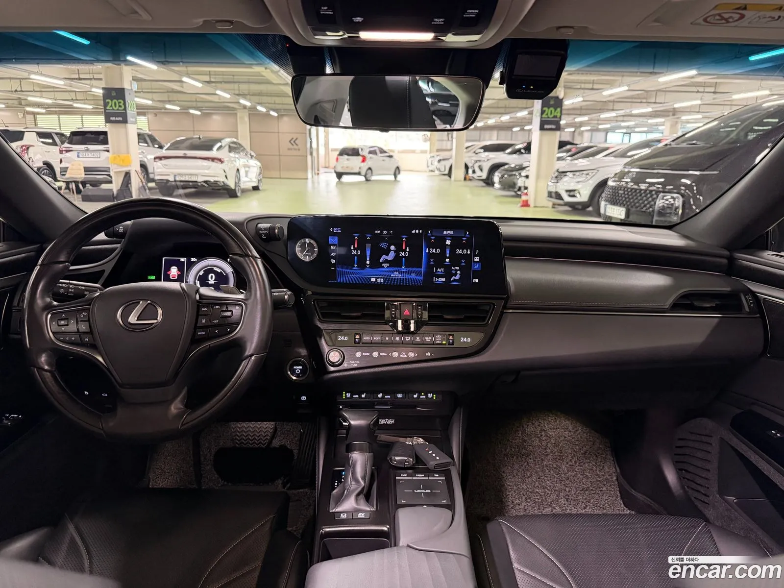 Lexus ES300h 7th Gen 2022 — 11