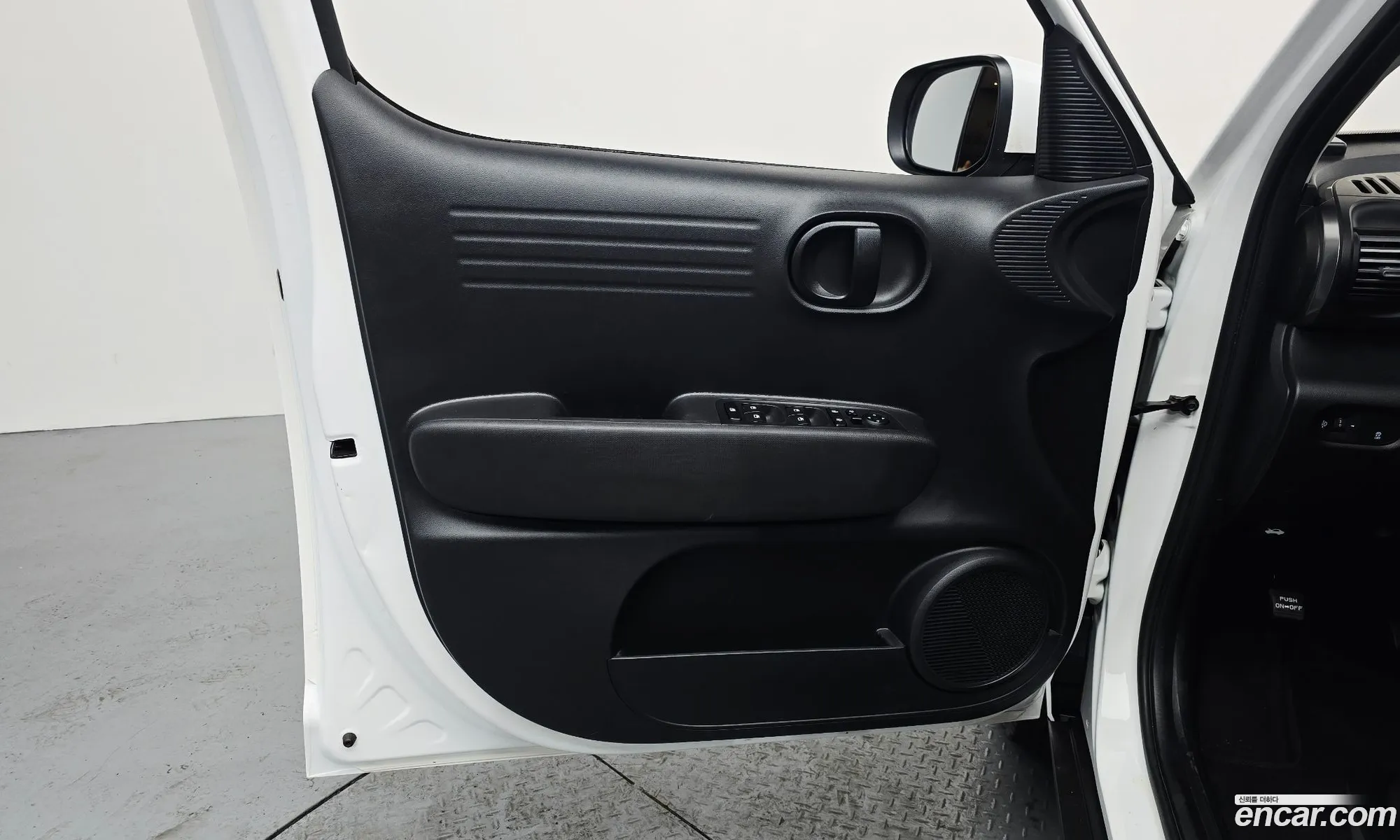 Hyundai Casper 2023 — 18