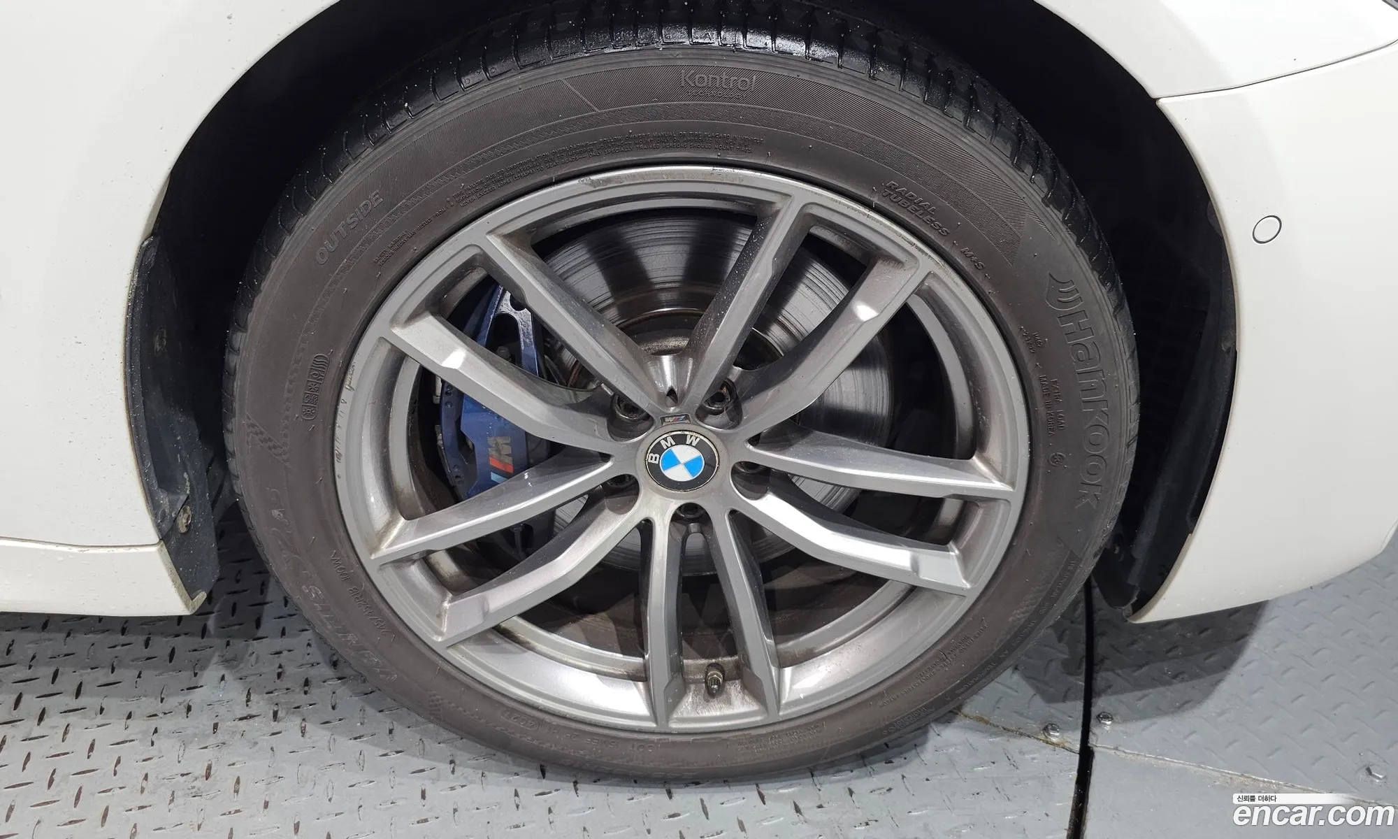 BMW 5 Series 2017 WBAJD3107JWC13082 — 31